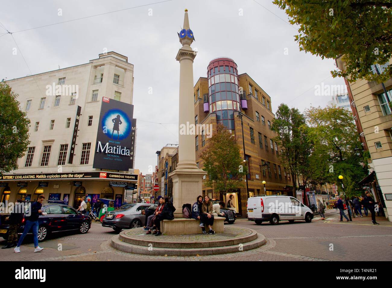 Seven Dials & Matilda, Cambridge Theatre, Covent Garden di Londra, Inghilterra. Foto Stock