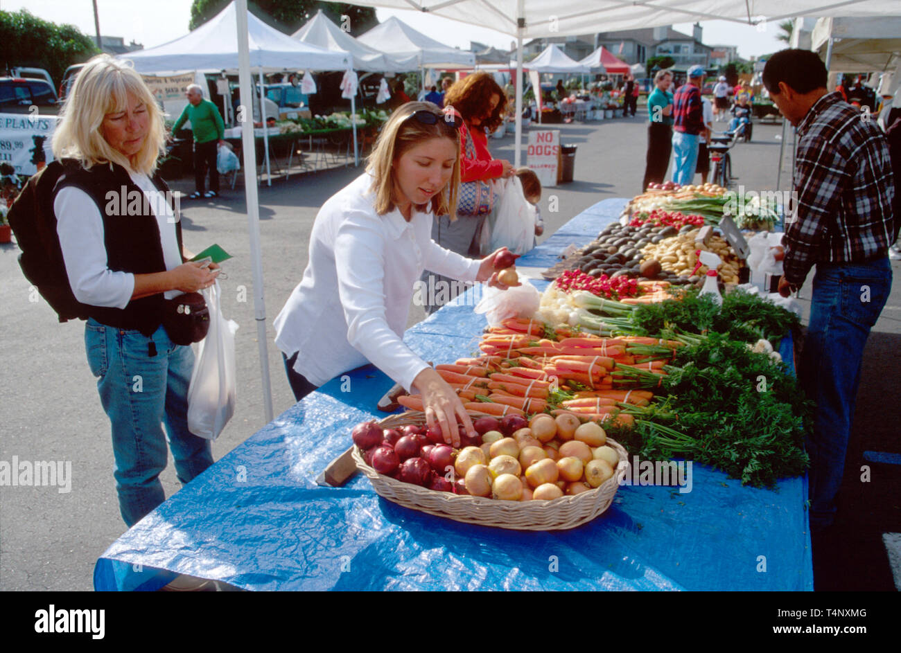 Oxnard California,Channel Islands Harbor,porto,mercato agricolo,contadino,contadini',produzione,frutta,verdura,cibo,prodotti,vendor vendor vendor Foto Stock