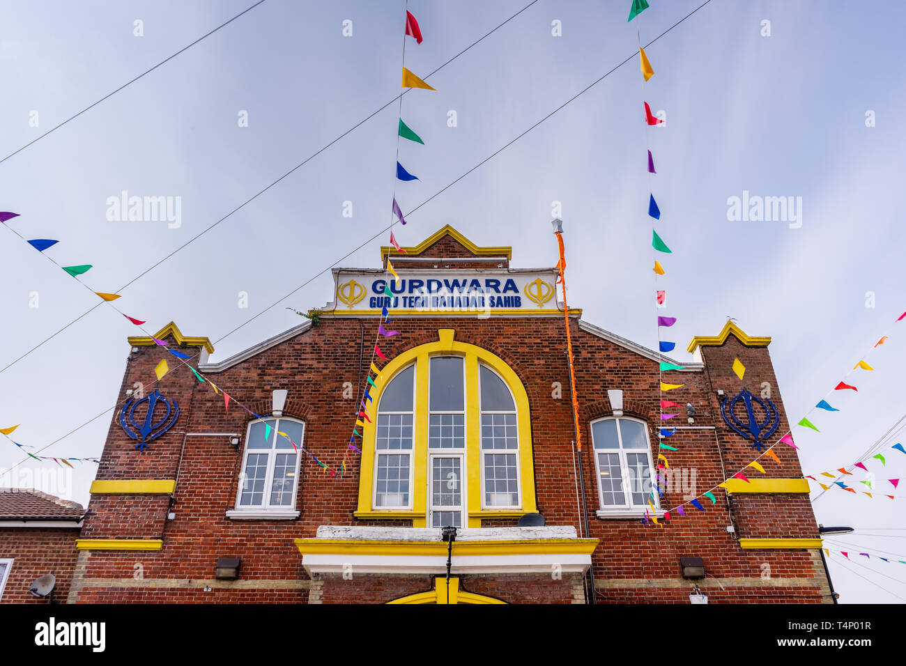 Gurdwara Guru Tegh Bahadar Sahib Luogo di culto lungo St Marks Road nel quartiere di Northam in Southampton, England, Regno Unito Foto Stock