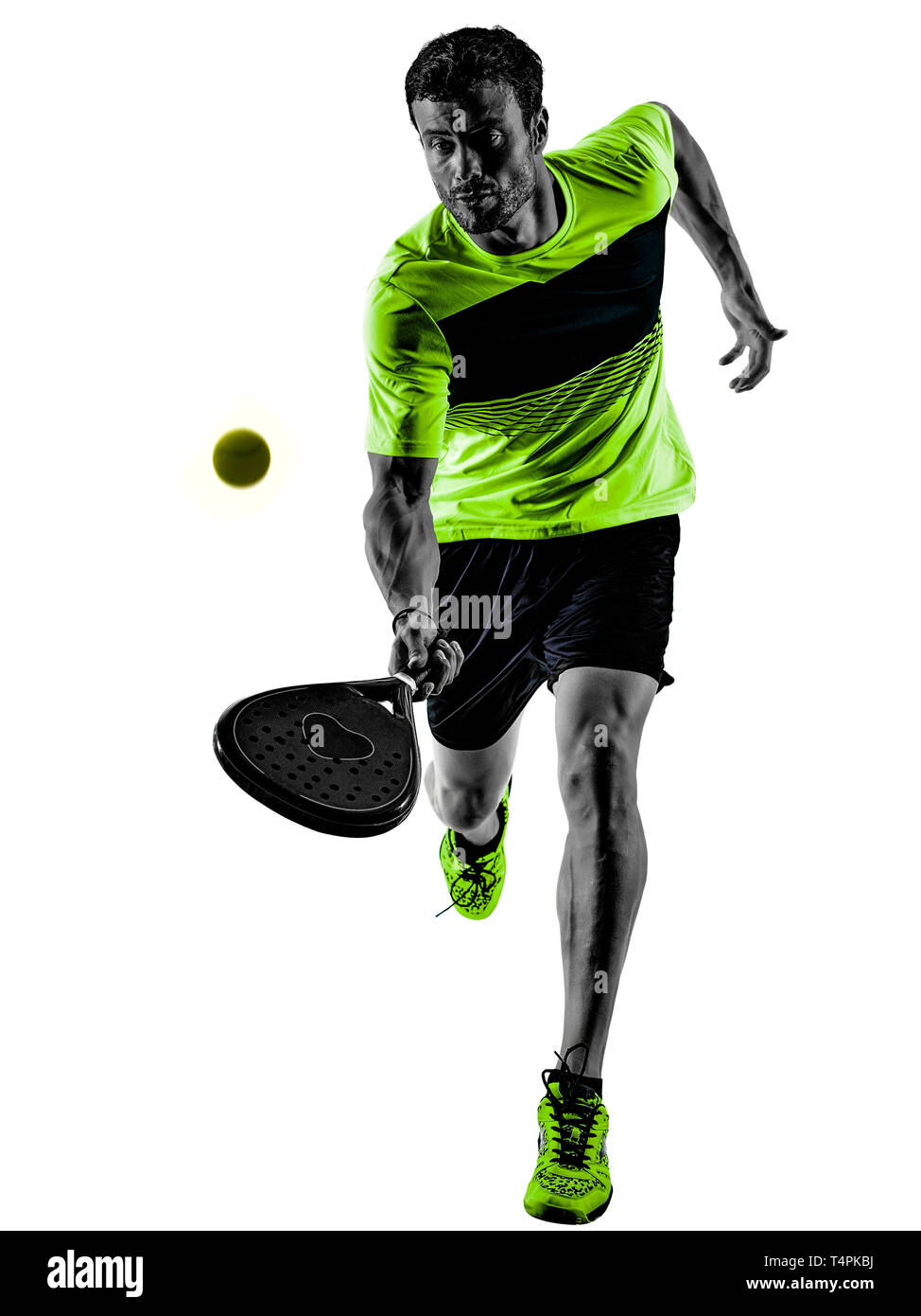 Un uomo caucasico giocare a paddle tennis player isolati su sfondo bianco Foto Stock