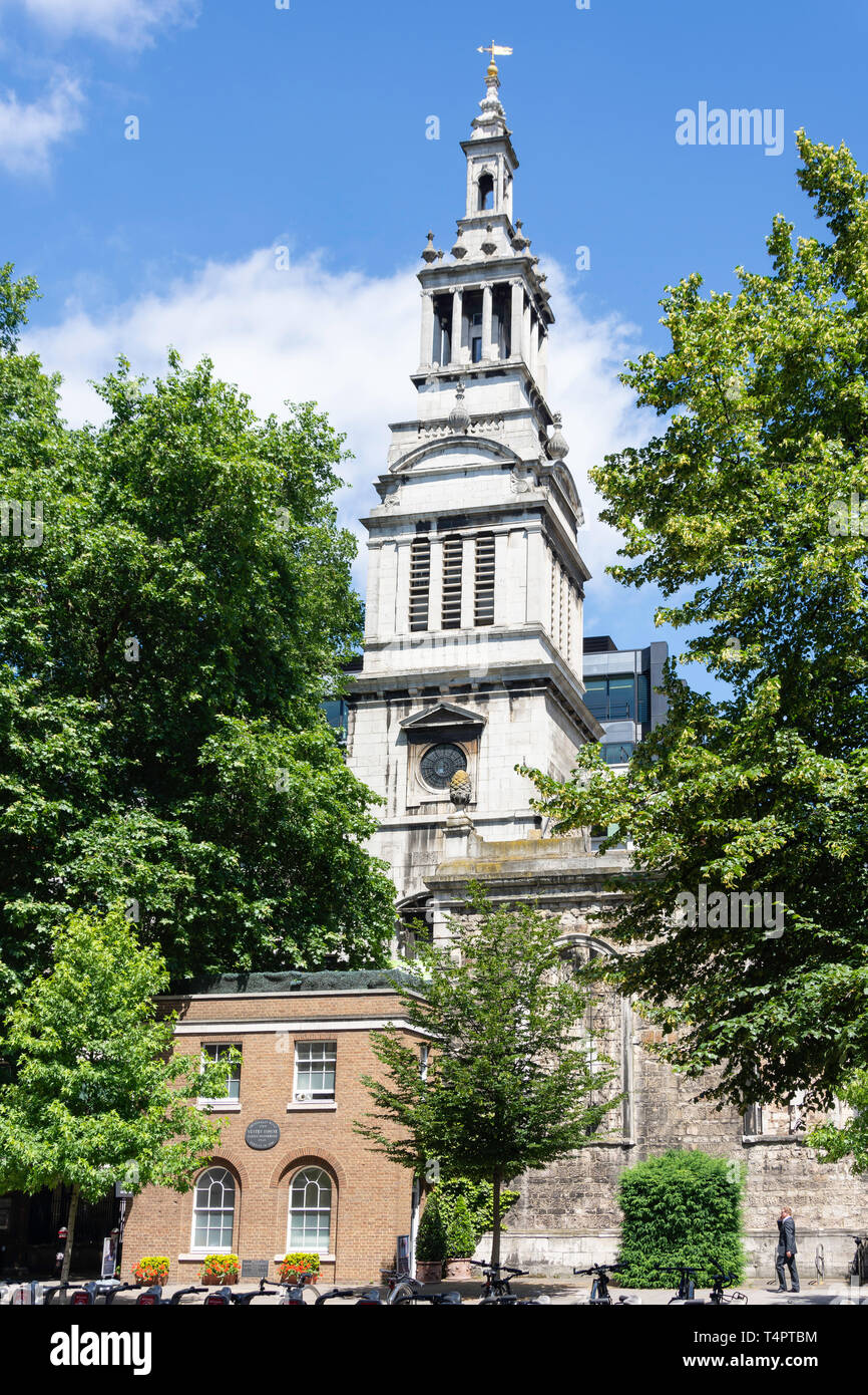 La Chiesa di Cristo Greyfriars da Newgate Street, City of London, Greater London, England, Regno Unito Foto Stock