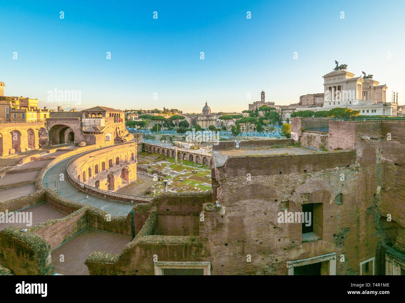 Roma (Italia) - Le rovine archeologiche nel centro storico di Roma, chiamato Fori Imperiali. Qui in particolare i Mercati di Traiano market Foto Stock