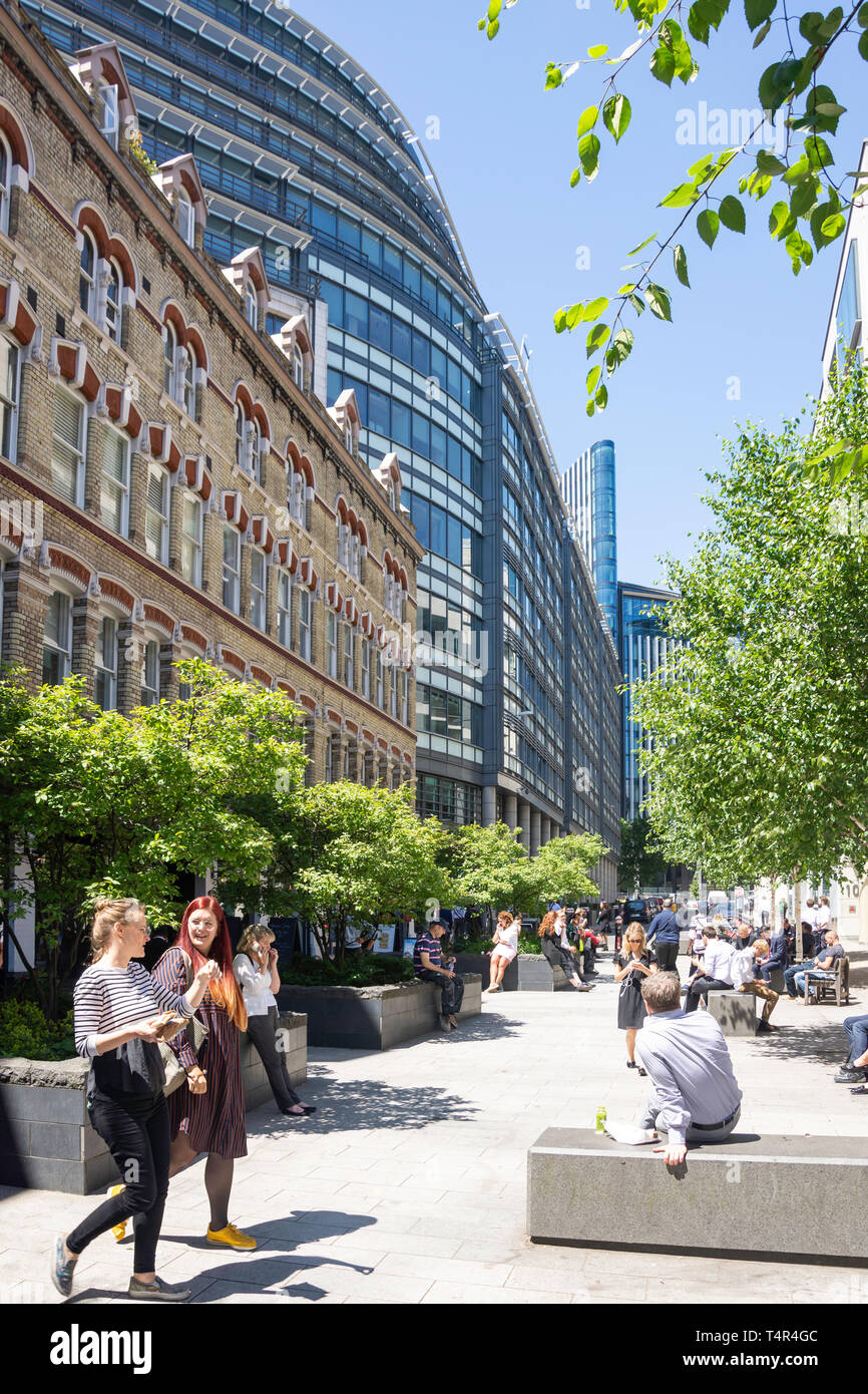 Pedonale sposa St Street, Farringdon, City of London, Greater London, England, Regno Unito Foto Stock