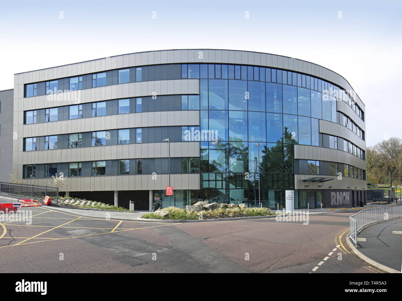 Esterno del nuovo edificio Stanmore presso il Royal National Orthopaedic Hospital di Stanmore, a nord di Londra, Regno Unito Foto Stock