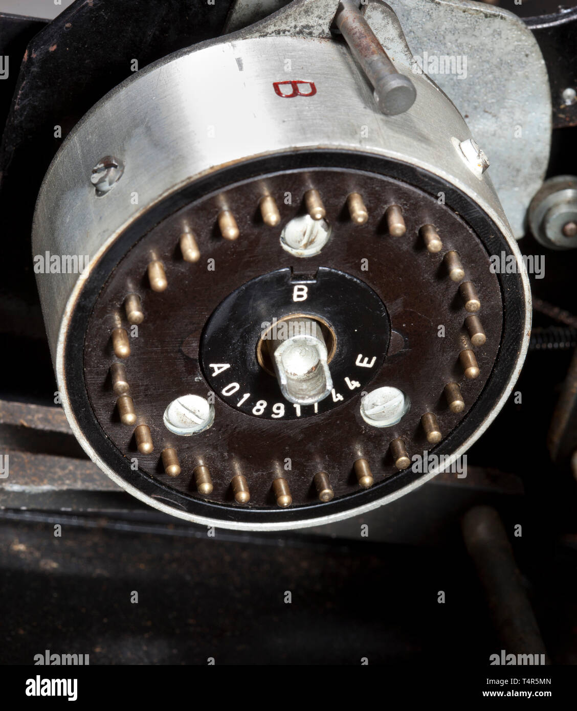 Un tedesco 'Enigma I' cipher macchina, 1944 problema dell'esercito, nell'originale custodia numero di apparecchio "01891", fabbricato del xx secolo, Editorial-Use-solo Foto Stock