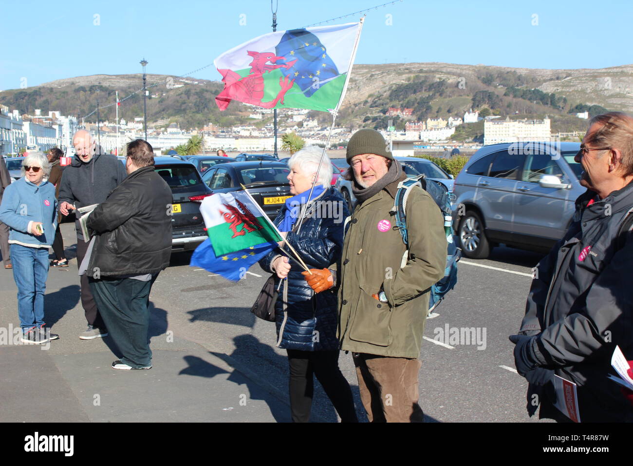 Le proteste al di fuori del Welsh labour party conference in Llandudno Galles Foto Stock