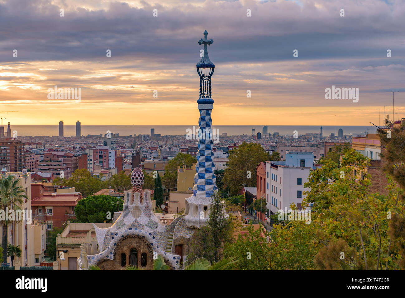 Sunrise nel Parco Guell di Barcellona, Spagna Foto Stock