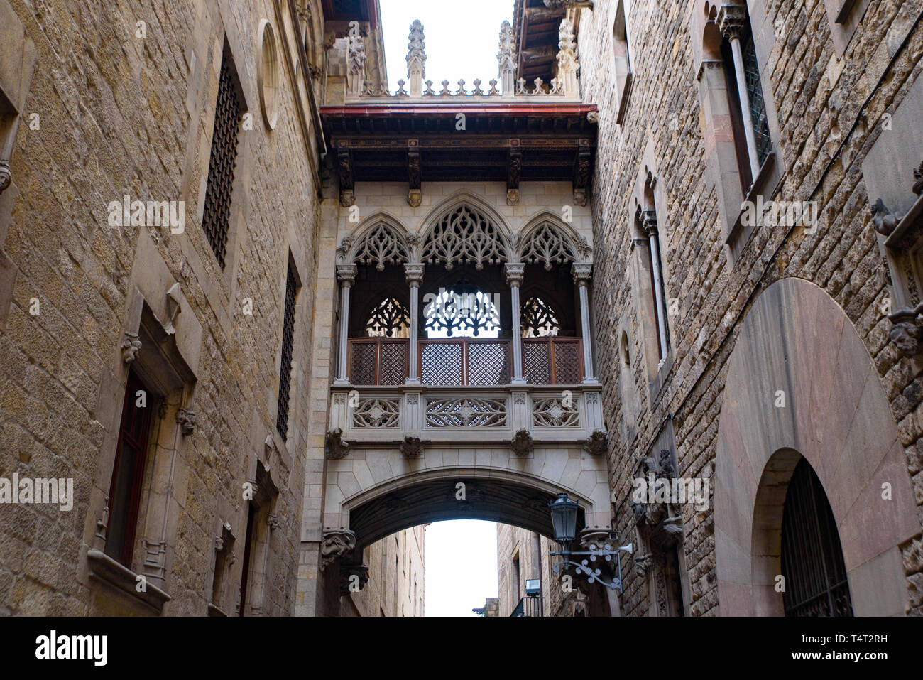 Vescovo il ponte (El Pont del Bisbe) nel Quartiere Gotico di Barcellona, Spagna Foto Stock