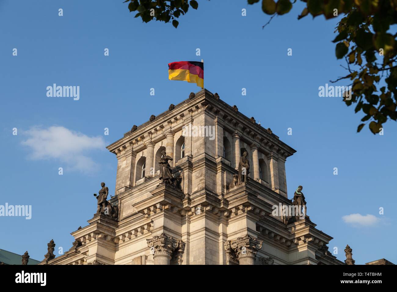 Il Parlamento tedesco, vista parziale, il palazzo del Reichstag, distretto governativo di Berlino, Germania, Europa Foto Stock