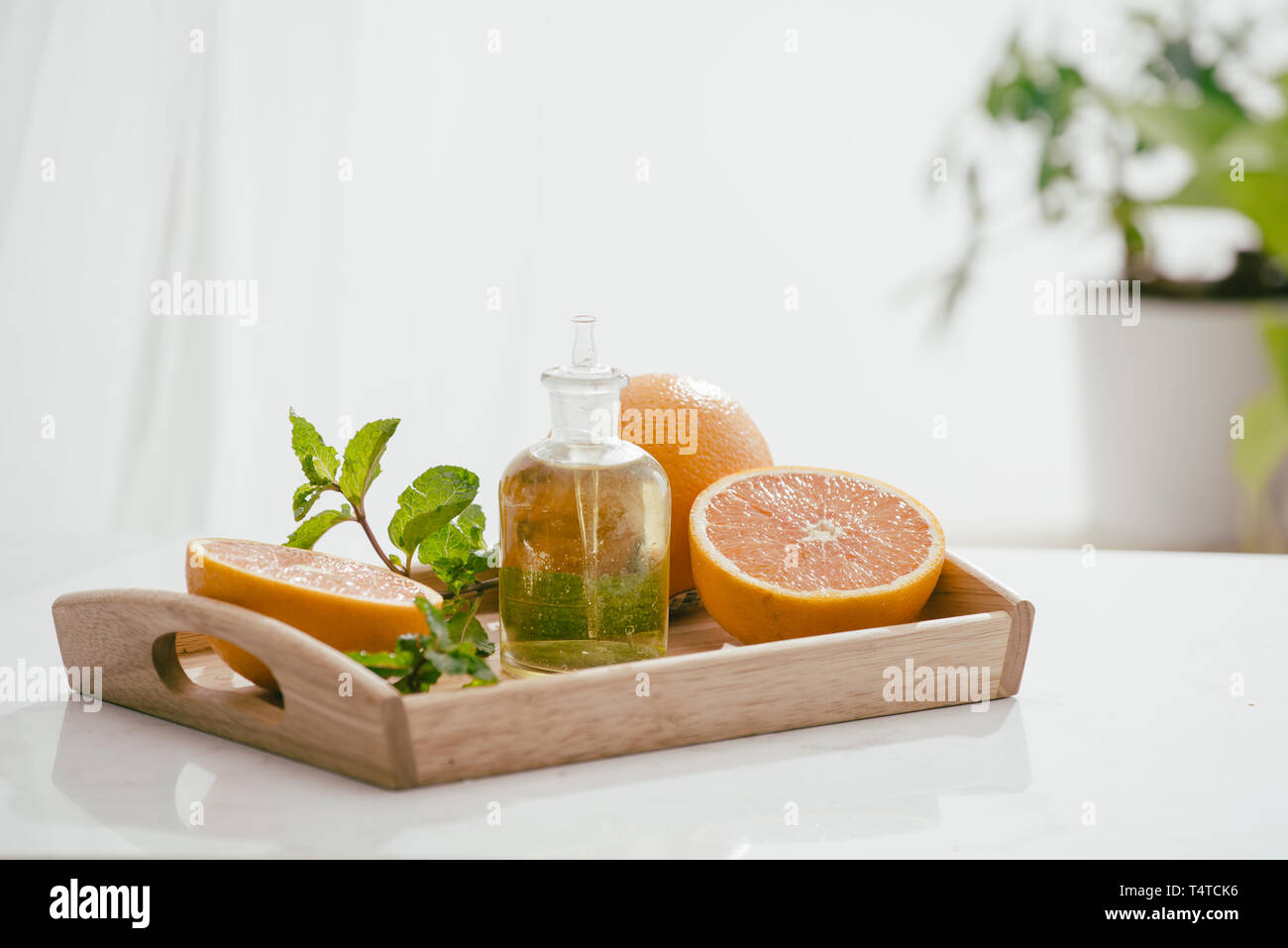 Olio Essenziale di Arancio Foto Stock