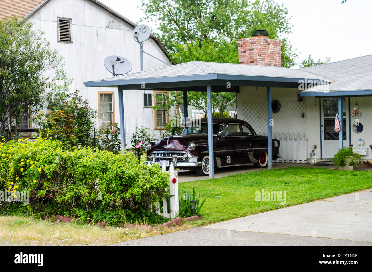 Un classico 1954 Chevy Bel Air nella piccola città di t di sparto California Foto Stock