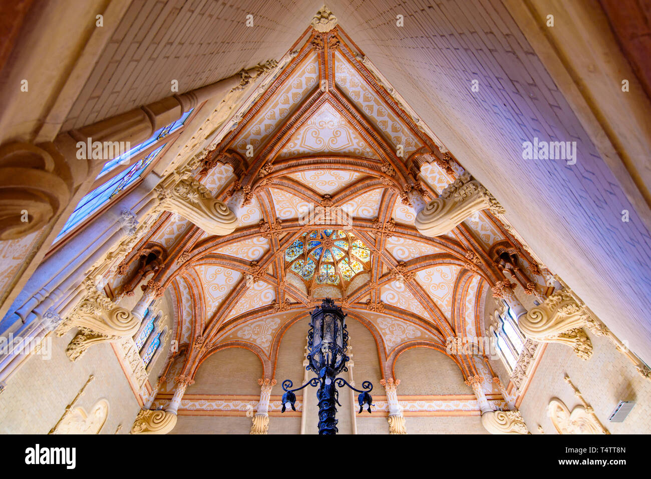 Interno dell Ospedale di Santa Croce e San Paolo (Hospital de la Santa Creu i Sant Pau) da Domènech, un sito Patrimonio Mondiale dell'UNESCO a Barcellona Foto Stock