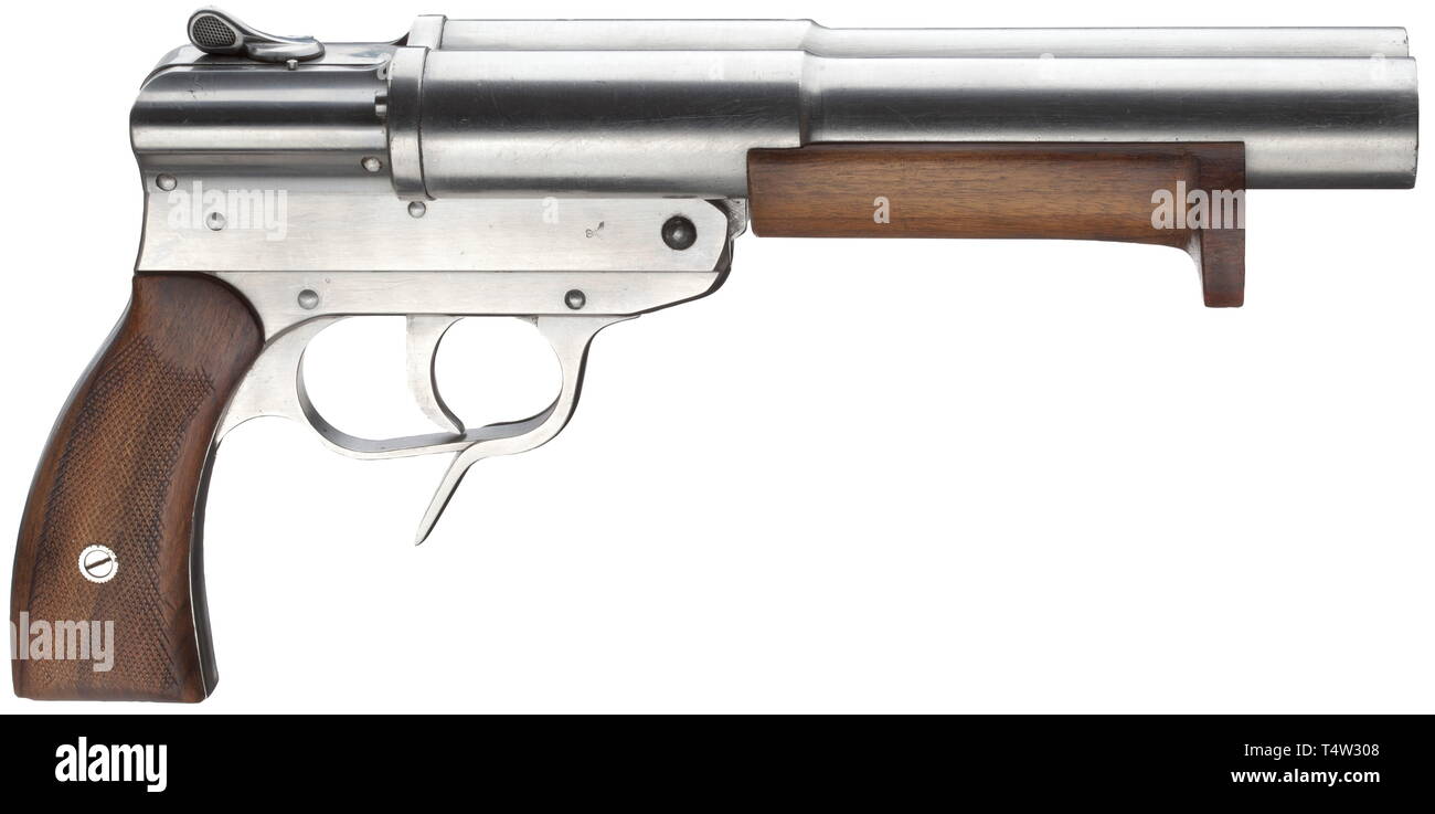 Un segnale flare pistola Walther mod. SLd, codificati 'ac 41', Kriegsmarine (marina), cal. 4 (26.65 mm), n. 2638. I numeri corrispondenti. Fori luminosi, lunghezza 230 mm. Lunghezza totale 345 mm. La prova-mark Zella-Mehlis. Numero di serie 2638 sul lato sinistro del telaio accanto al codice manufacturerïs 'ac 41' e la marina accettazione mark eagle/'HK/M/III/3'. Selettore sul bullone alloggiamento contrassegnato '1' e 'r' per scatto singolo con a sinistra o a destra canna, al di sotto di esso contrassegnato 'Doppel/Schuss" per l'accensione simultanea di entrambi i barili. Tutte le parti prodotte da matt-lucidare Nirosta acciaio di qualità superiore. Di barili con pochi segni di utilizzo, valori minimi, Editorial-Use-solo Foto Stock