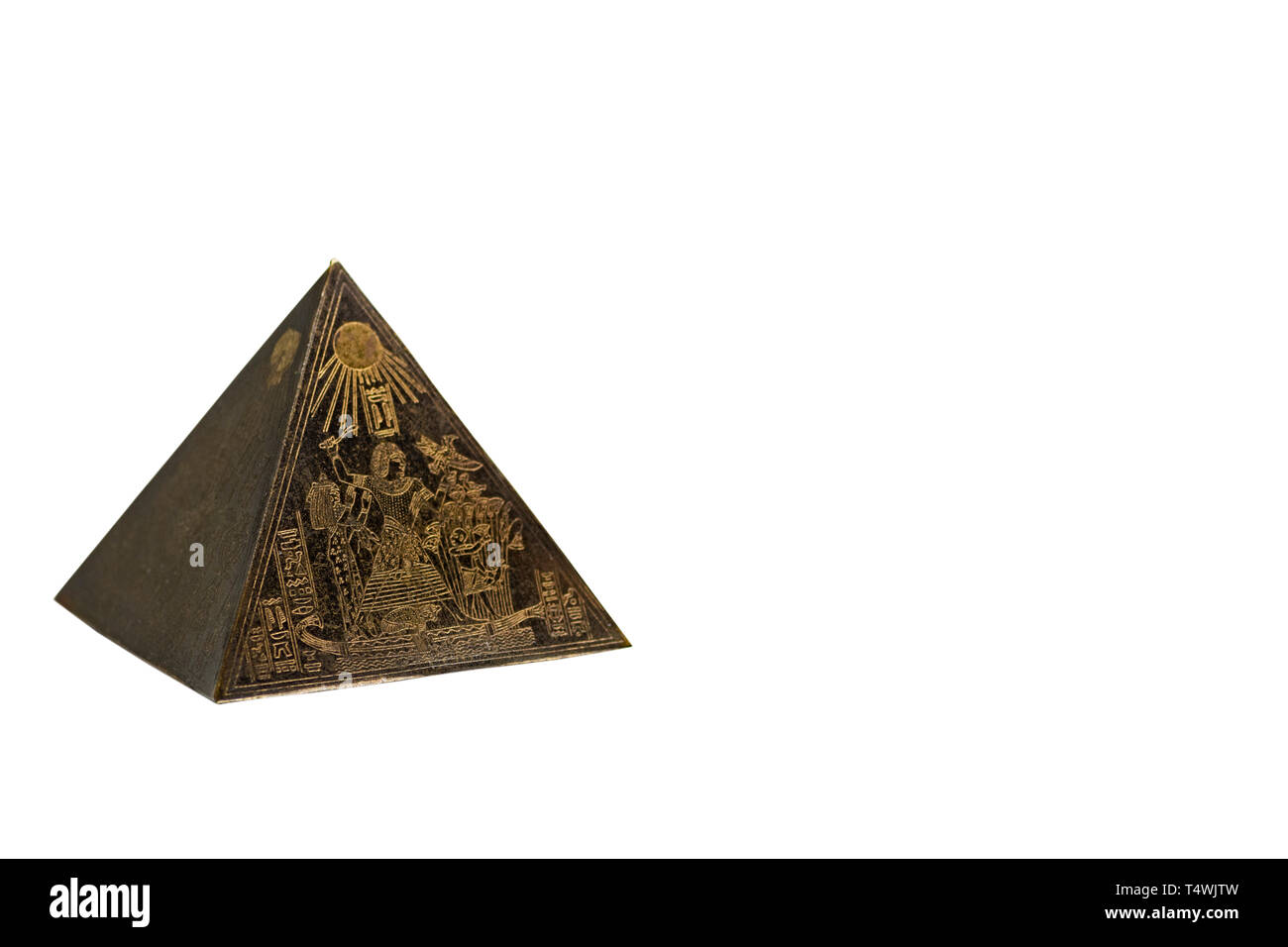 Figurina di piramide egizia con copia di sfondo spazio Foto Stock