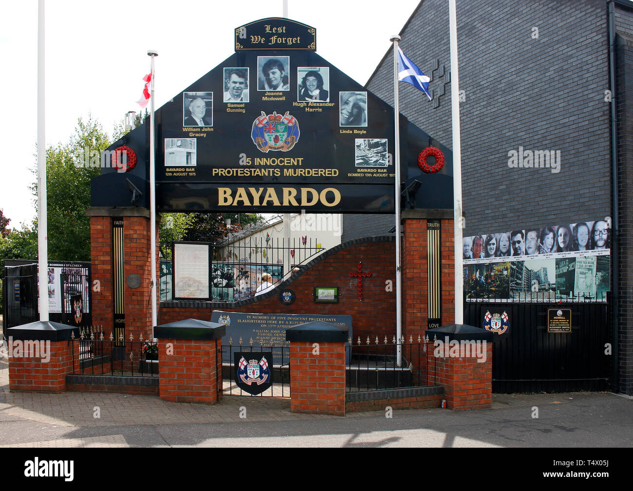 "Bayardo" - Erinnerung an protestantischer Opfer von Terroranschlaegen, die von Katholiken veruebt worden waren - Wandbild/ murale, das an den Buergerk Foto Stock