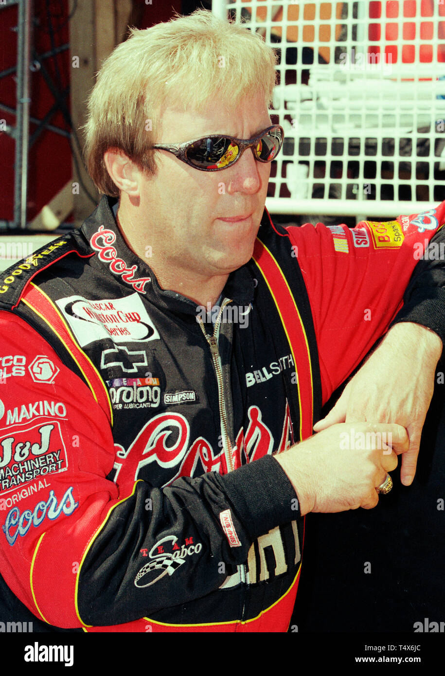 Sterling Marlin sulla strada pit al Daytona International Speedway in circa 2001. Foto Stock