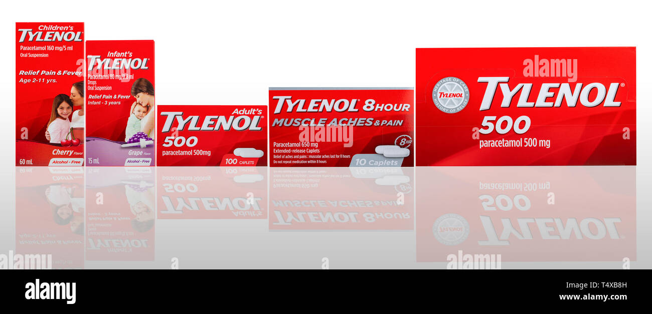 CHONBURI, Thailandia-ottobre 27, 2018 : Tylenol caplet e sospensione orale in rosso imballaggio sul gradiente dello sfondo. Farmaco per il sollievo del dolore, febbre, muscolo Foto Stock