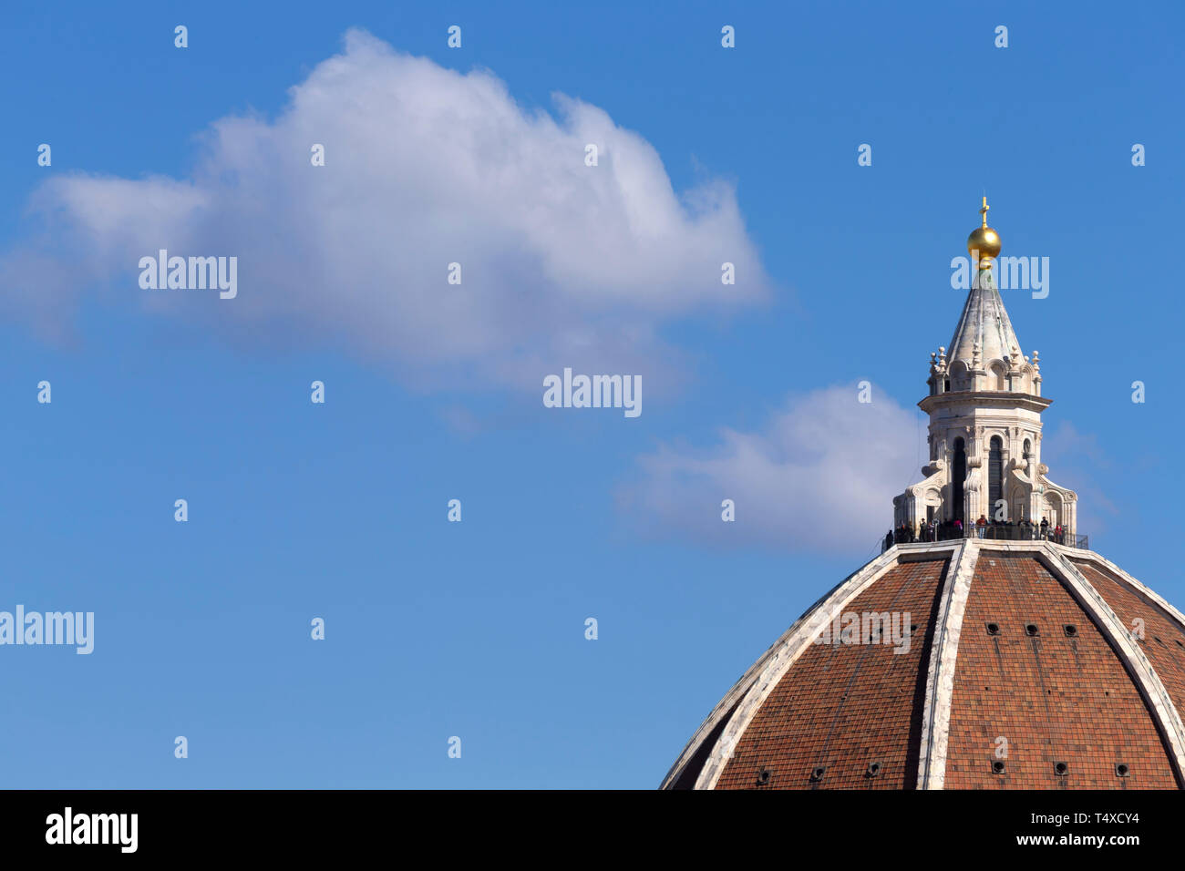 Il turista a godere la vista dal balcone sulla cupola di Filippo cupola