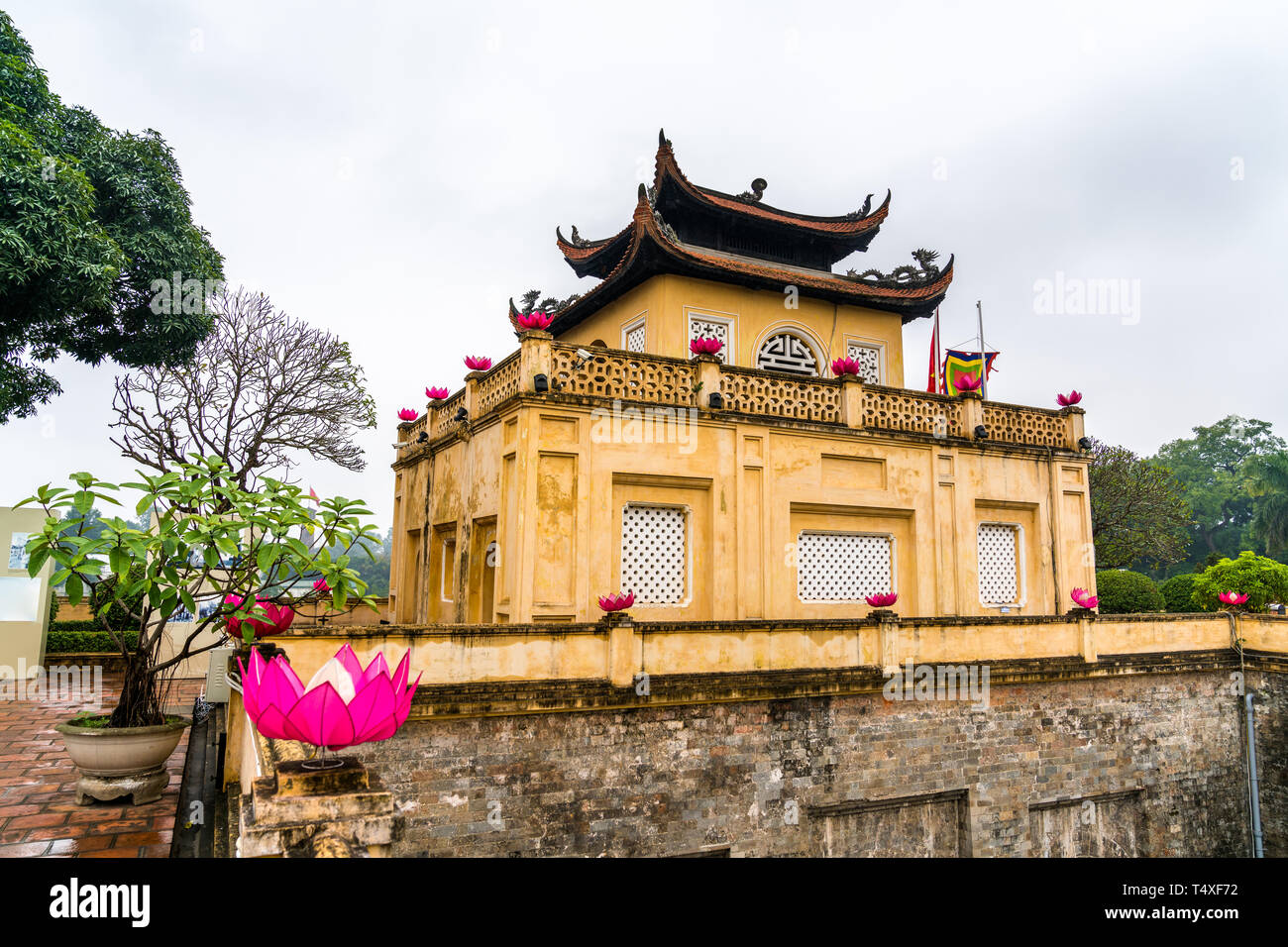 Doan Mon, il cancello principale di Thang Long cittadella imperiale di Hanoi, Vietnam Foto Stock