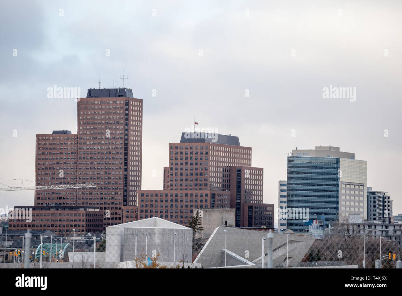 GATINEAU, Canada - 10 novembre 2018: Terrasses de la Chaudiere complesso edilizio, casa di molti federale amministrazioni canadesi per il trasporto, h Foto Stock