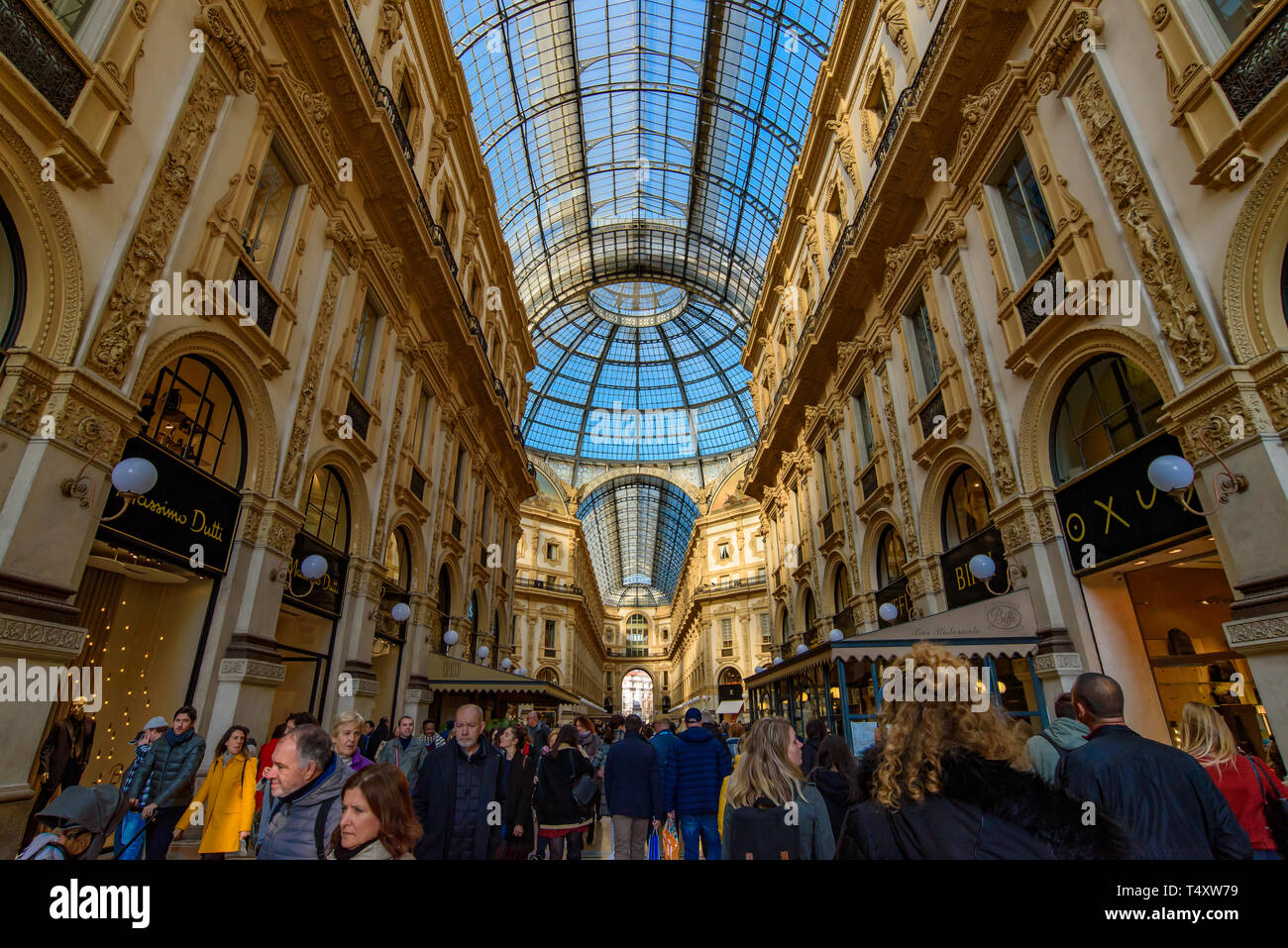 Galleria Vittorio Emanuele II a Milano il più antico centro commerciale per lo shopping Foto Stock