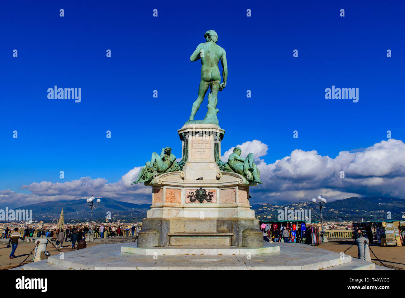 Piazzale Michelangelo (Piazzale Michelangelo) con la statua di bronzo del David, la piazza con vista panoramica di Firenze, Italia Foto Stock