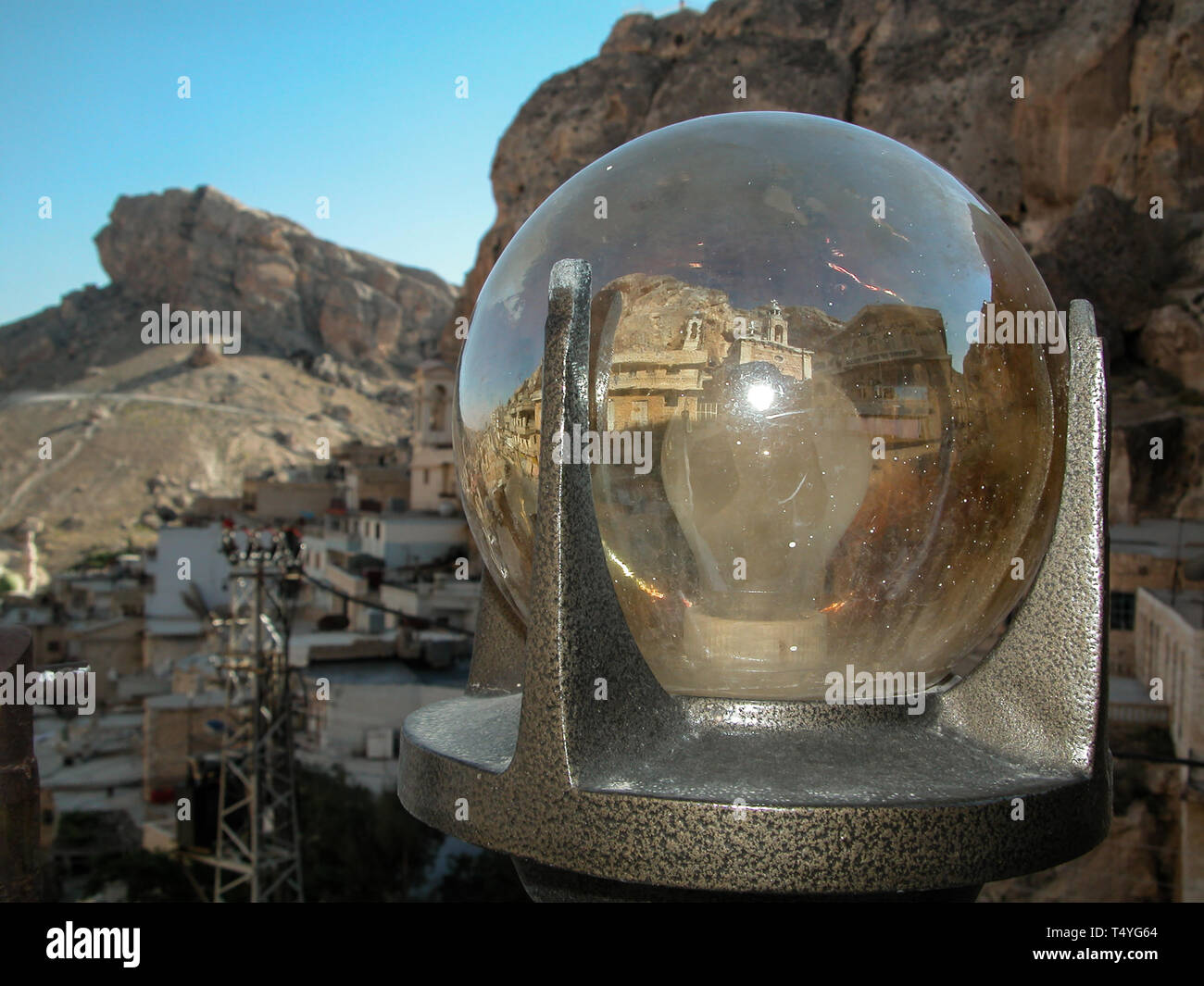 Maalula, Siria, il monastero e il villaggio cristiano. Damasco, Siria, sept. 2004. Maalula è un villaggio cristiano in Siria che parla la lingua aramaica Foto Stock