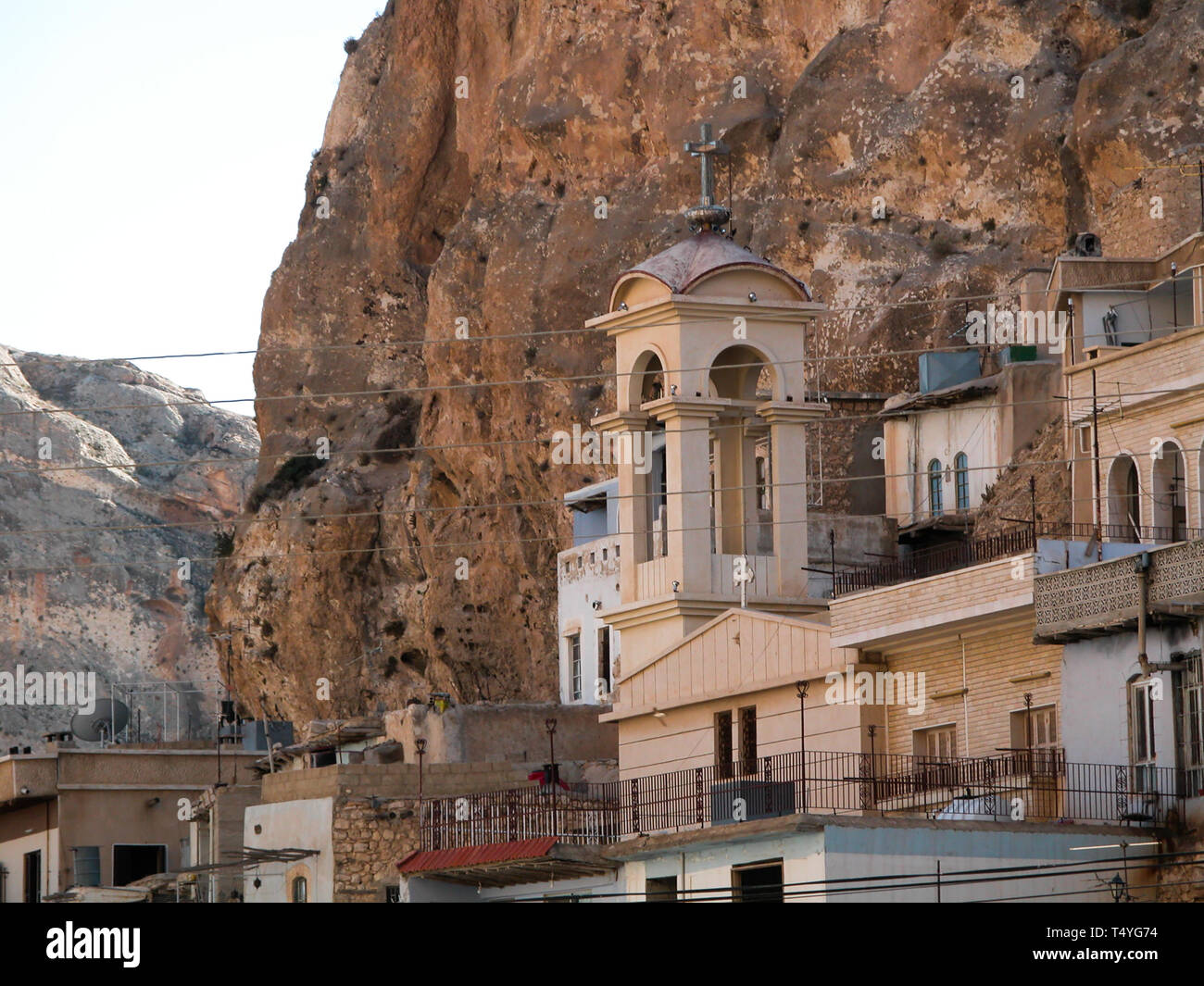 Maalula, Siria, il monastero e il villaggio cristiano. Damasco, Siria, sept. 2004. Maalula è un villaggio cristiano in Siria che parla la lingua aramaica Foto Stock