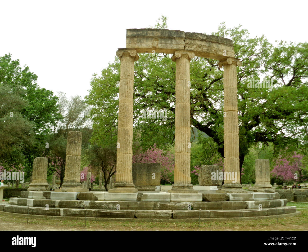 Il Philippeion, una forma rotonda Greco Antico Santuario nel sito archeologico di Olimpia, Grecia Foto Stock