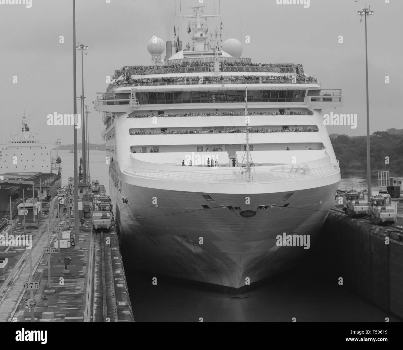 La principessa del sole è in transito sul canale di Panama Foto Stock