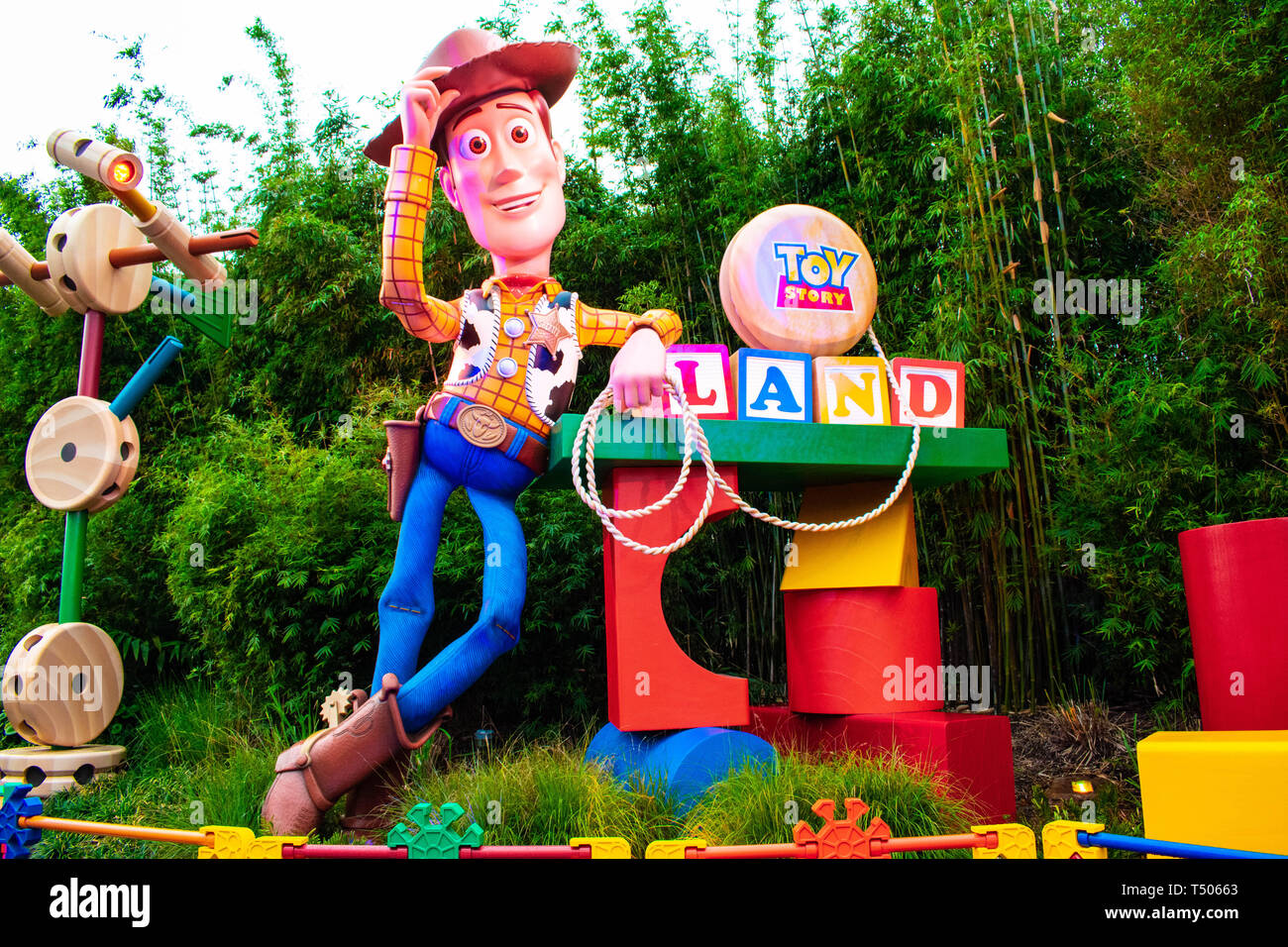 Orlando, Florida. Marzo 29, 2019. Vista di sceriffo Woody in Toy Story Land entrata principale in Hollywood Studios presso il Walt Disney World area Foto Stock