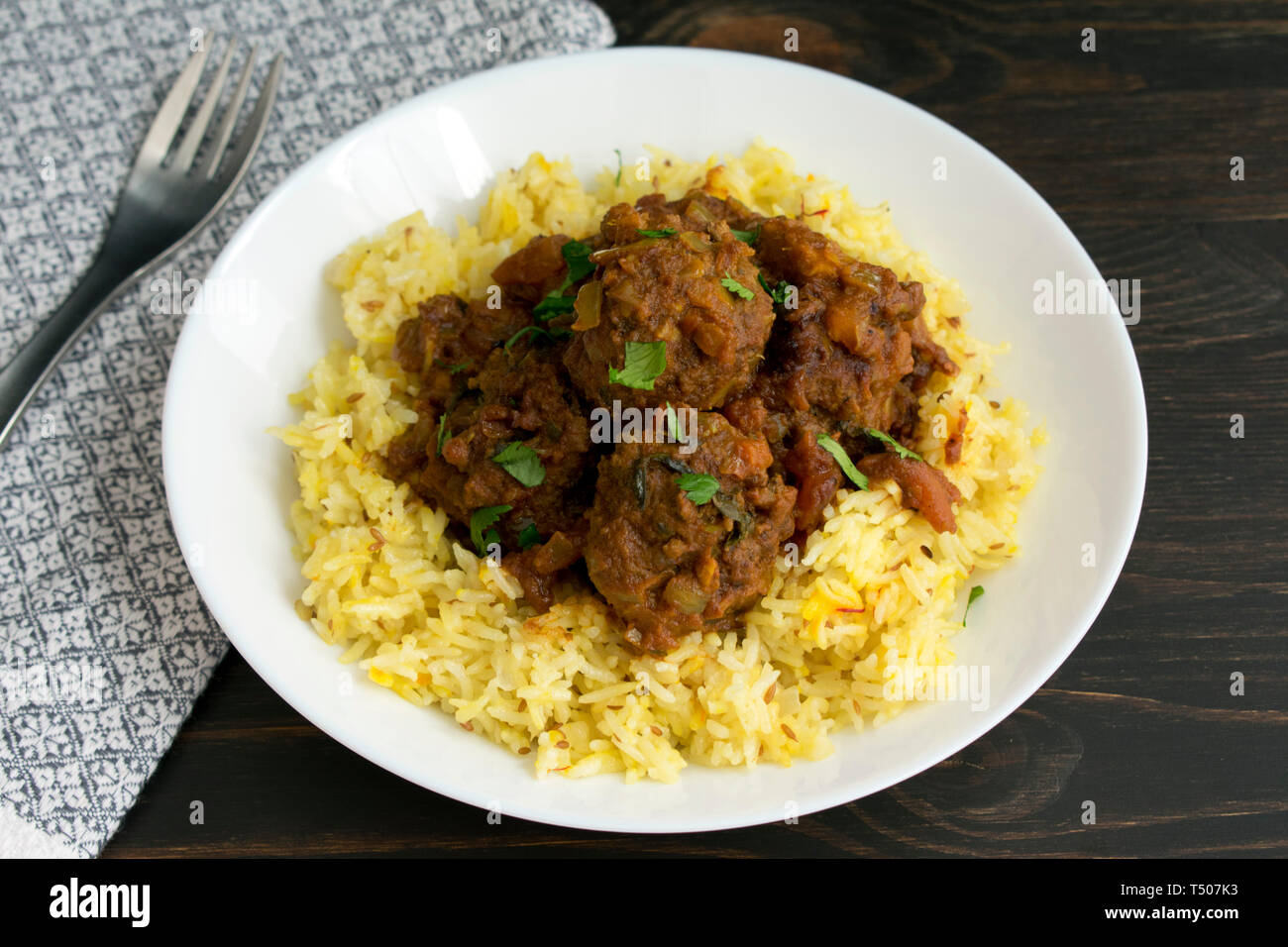 Koftas con riso allo zafferano Foto Stock