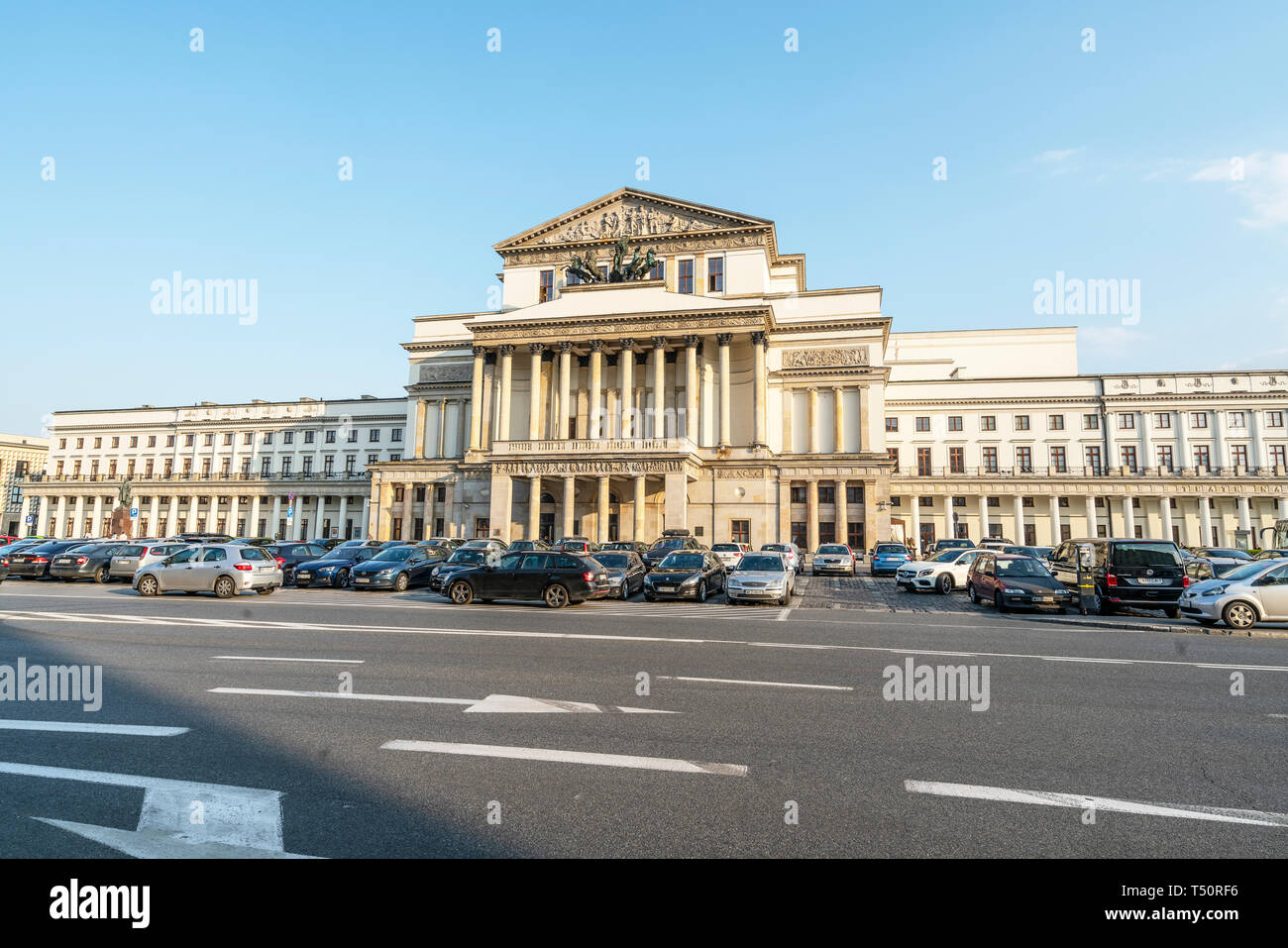 Varsavia, Polonia. Aprile, 2018. Una veduta della facciata di Opera Polacca Foto Stock