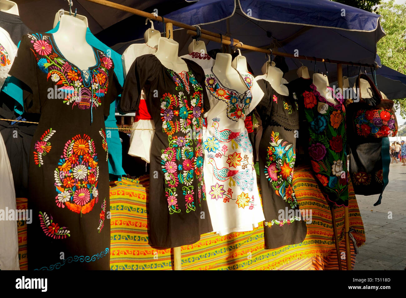 Gli elementi turistici da Oaxaca in Vendita in La Plaza Alvarez (Zocalo), Acapulco, Messico. Foto Stock