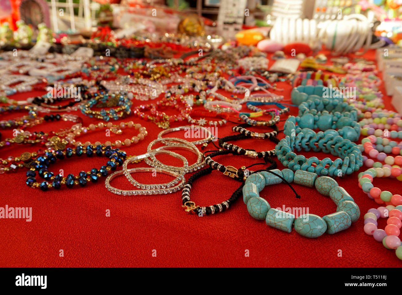 Gli elementi turistici e negozio di souvenir in vendita in La Plaza Alvarez (Zocalo), Acapulco, Messico. Foto Stock
