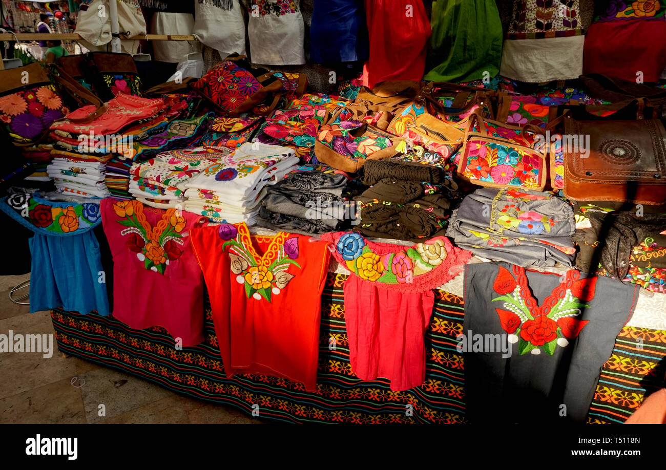 Gli elementi turistici da Oaxaca in Vendita in La Plaza Alvarez (Zocalo), Acapulco, Messico. Foto Stock