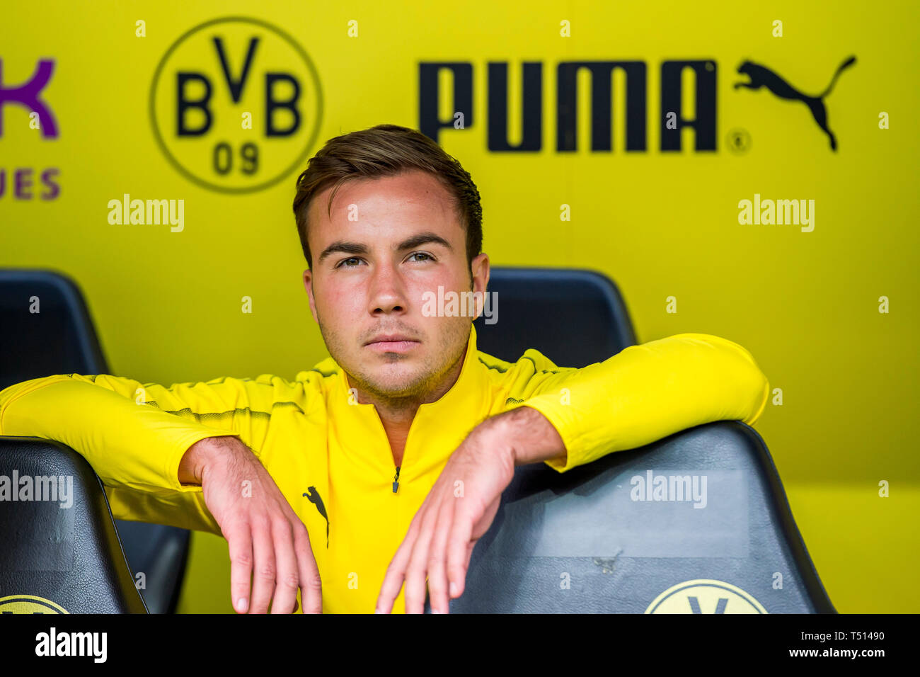 Mario Götze auf der Bank vor dem Spiel der Fußball-Bundesliga zwischen Borussia Dortmund und Rasenballsport Leipzig am 26.08.2018 im Signal Iduna Park Foto Stock
