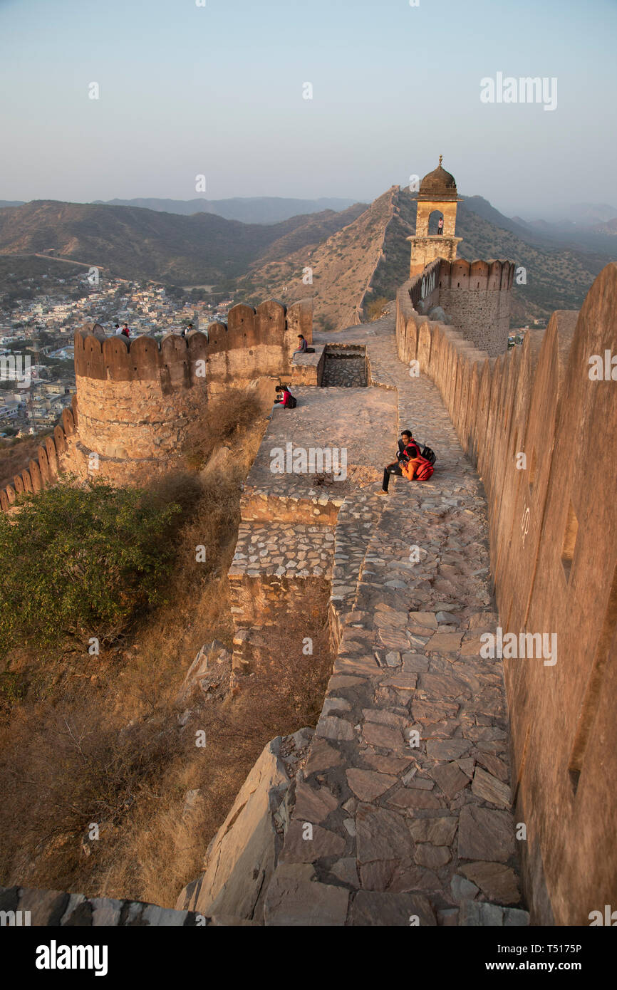 India Rajasthan, Jaipur, ambra, ambra Fort e fortificazioni a parete Foto Stock