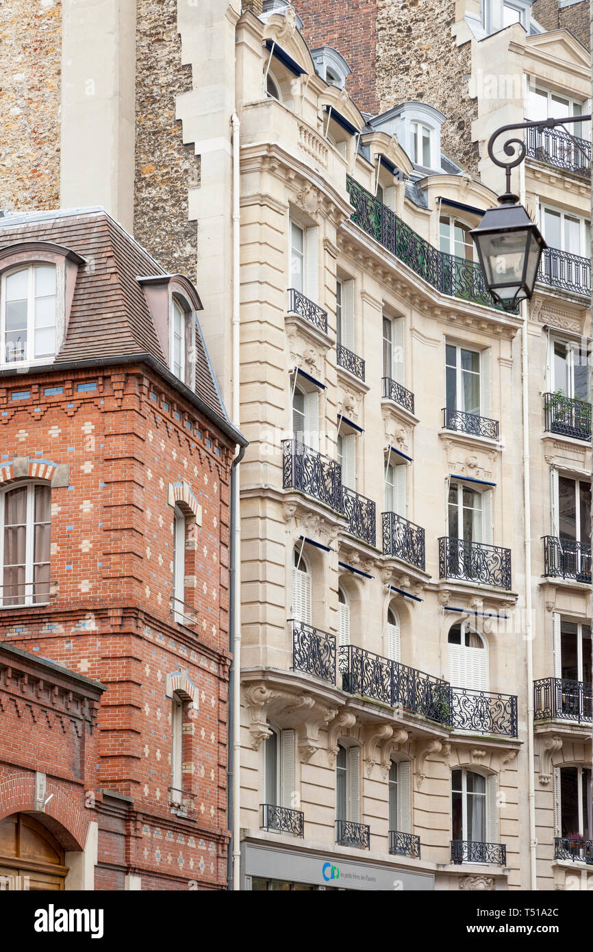 L'architettura francese lungo la Rue Chanoinesse vicino a Cattedrale di Notre Dame in Ile-de-la-Cité, Parigi, Francia Foto Stock