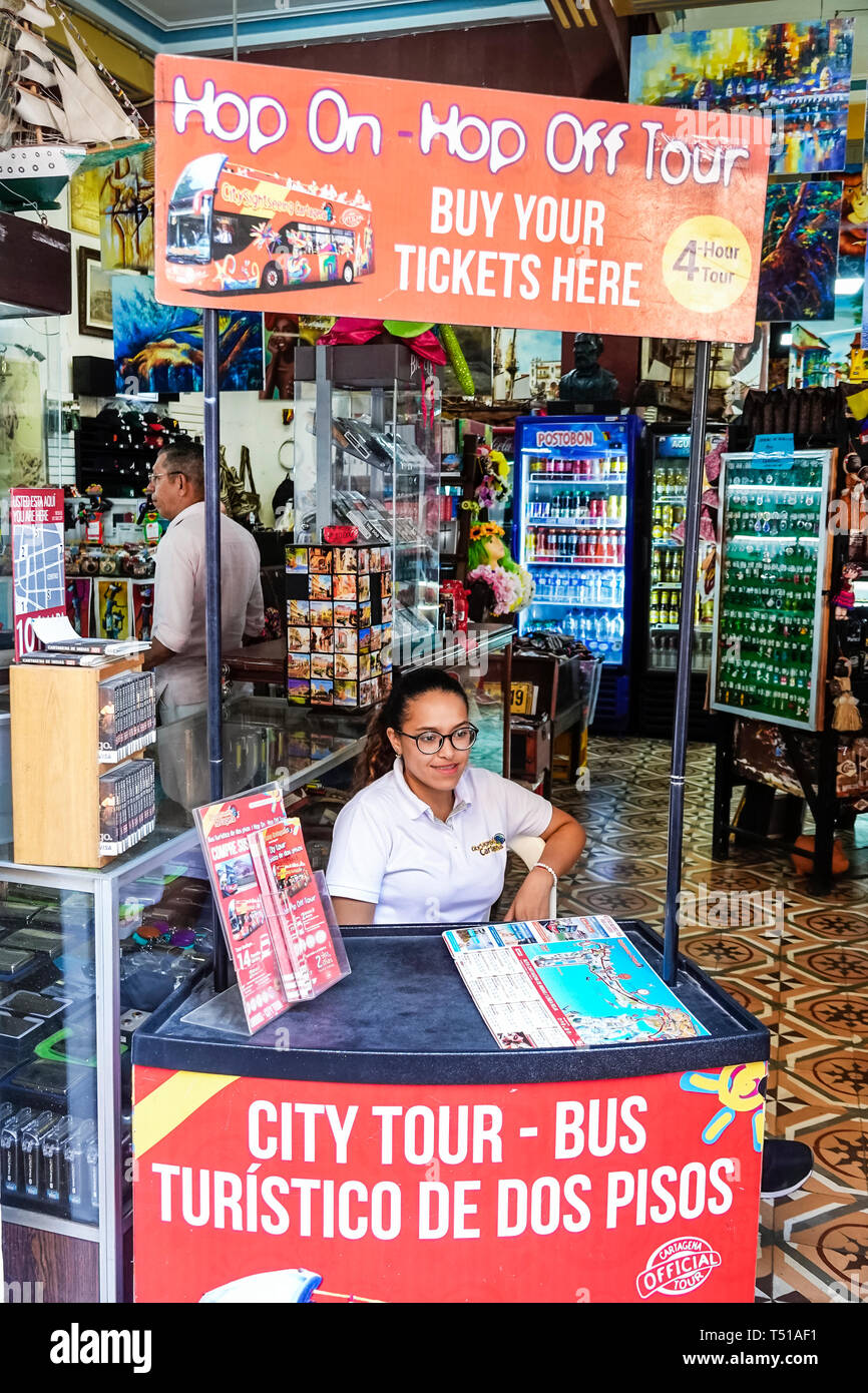 Cartagena Colombia, residenti ispanici, donne donne, tour Hop-on Hop-Off in autobus, chiosco dei biglietti rappresentativi, COL190123114 Foto Stock