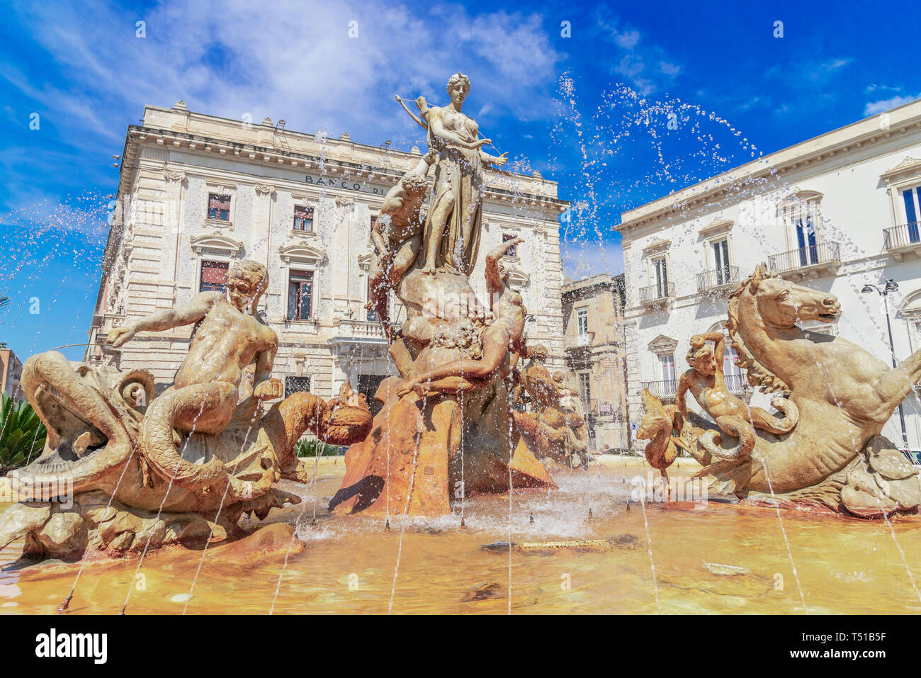 Siracusa, Sicilia Isola, Italia: Fontana di Diana in Piazza Archimede, Ortigia, Siracusa, una storica città sull'isola di Sicilia, Italia Foto Stock
