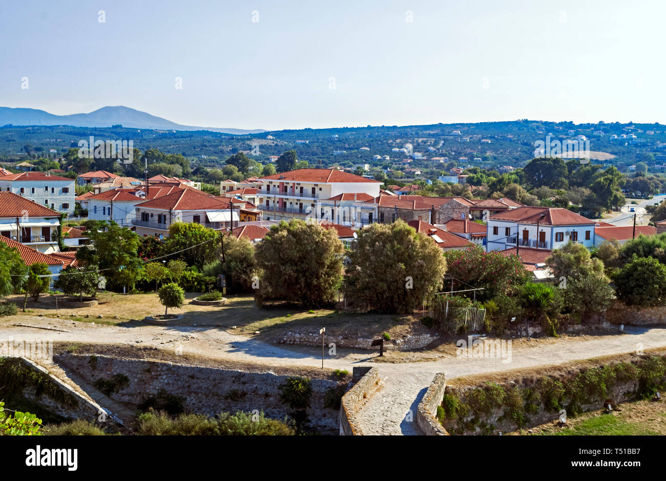Paesaggio della tradizionale Kyparissia town a Messinia Peloponneso Grecia Foto Stock