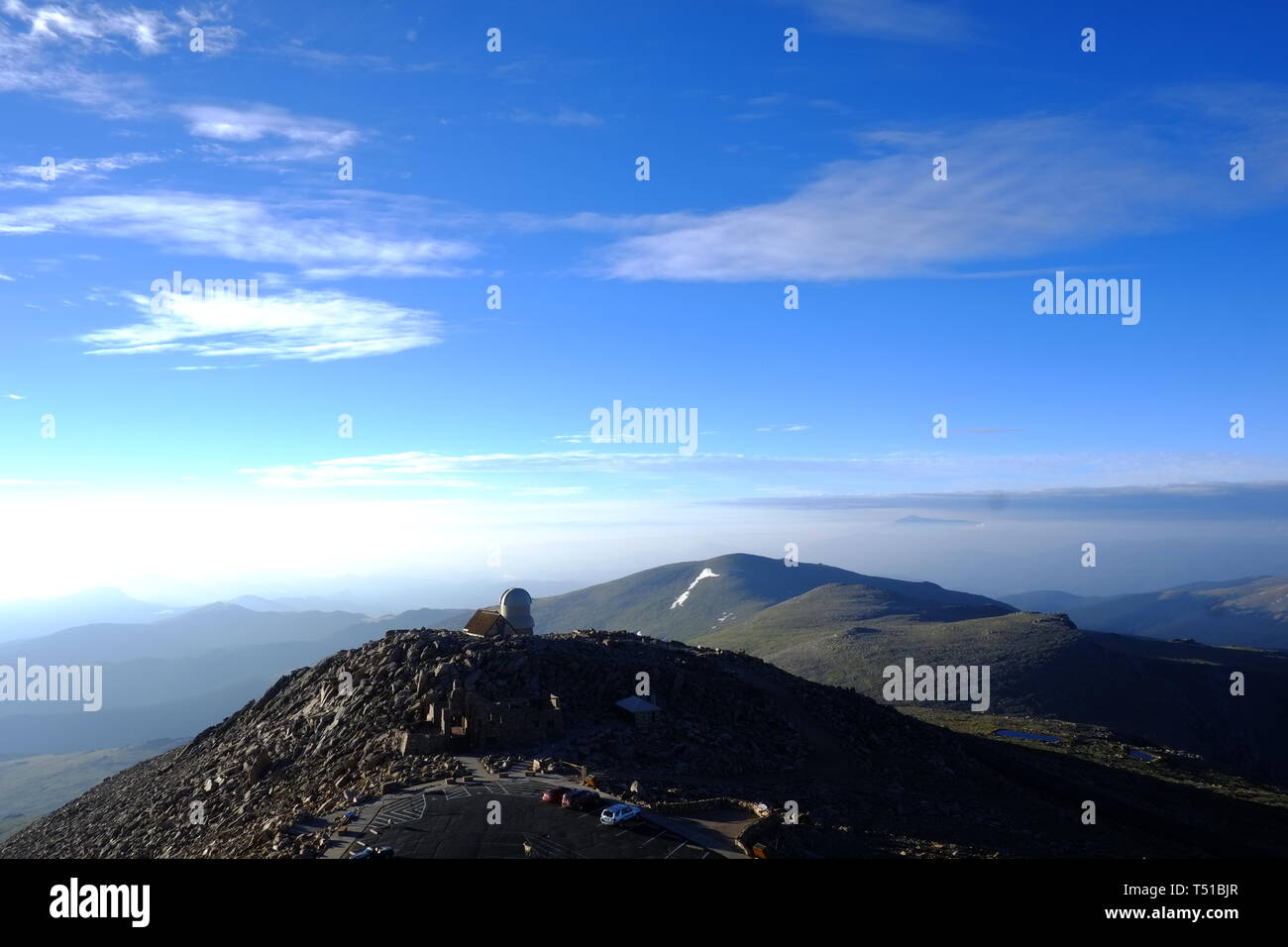 L'Osservatorio Meyer-Womble sorge in cima alla vetta del Monte Evans in Colorado. Foto Stock L'Osservatorio Meyer-Womble sorge in cima alla vetta del Monte Evans in Colorado. Foto Stock