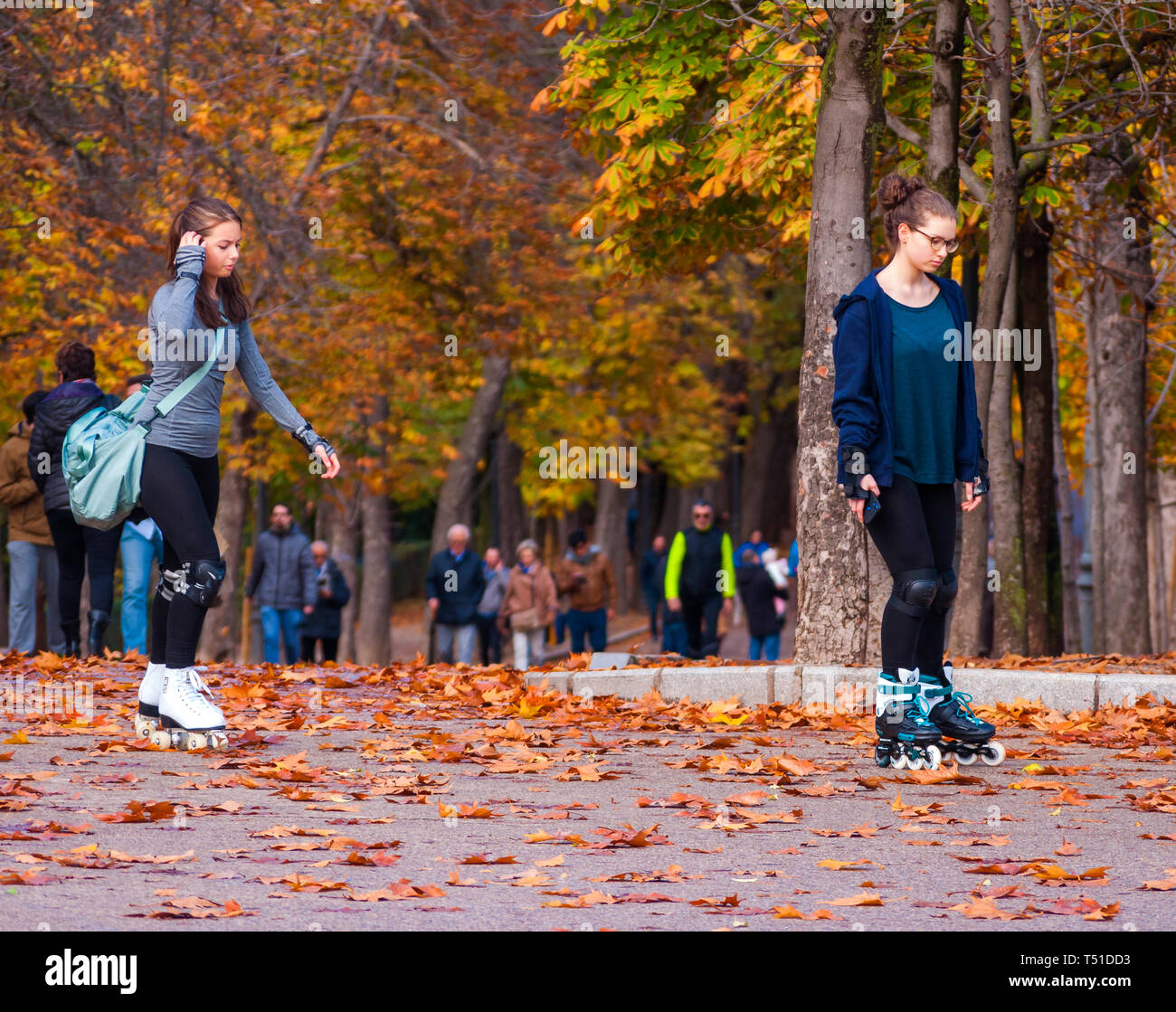Patinando en el Parque de El Retiro. Madrid. España Foto Stock
