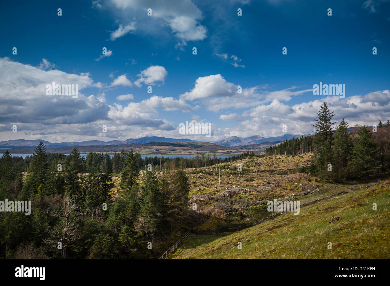 Vista da Gleann Dubh serbatoio, Barcaldine, Scozia. Foto Stock