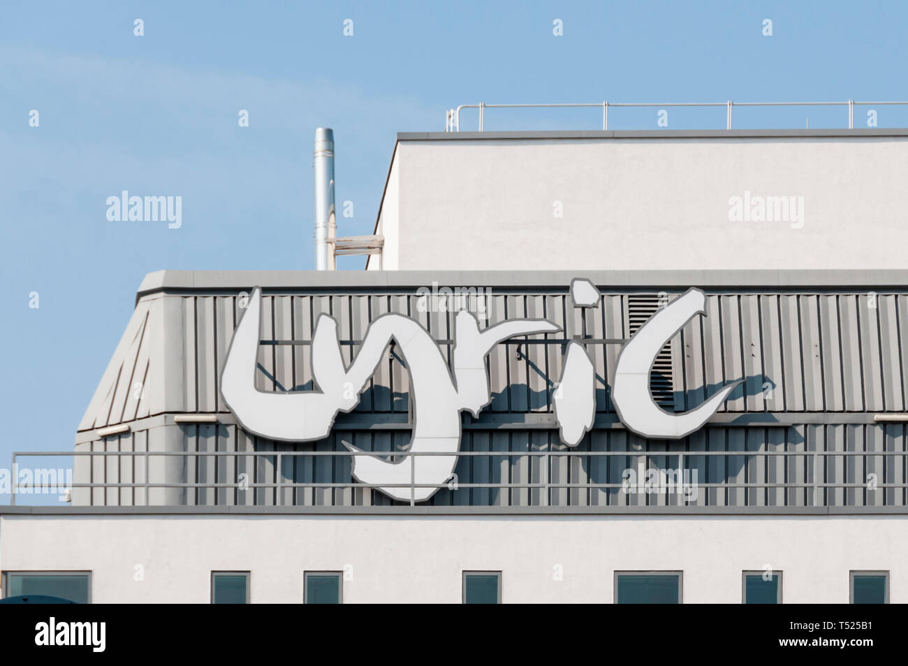 Segno lirica sul tetto del Teatro Lirico, Hammersmith. Foto Stock