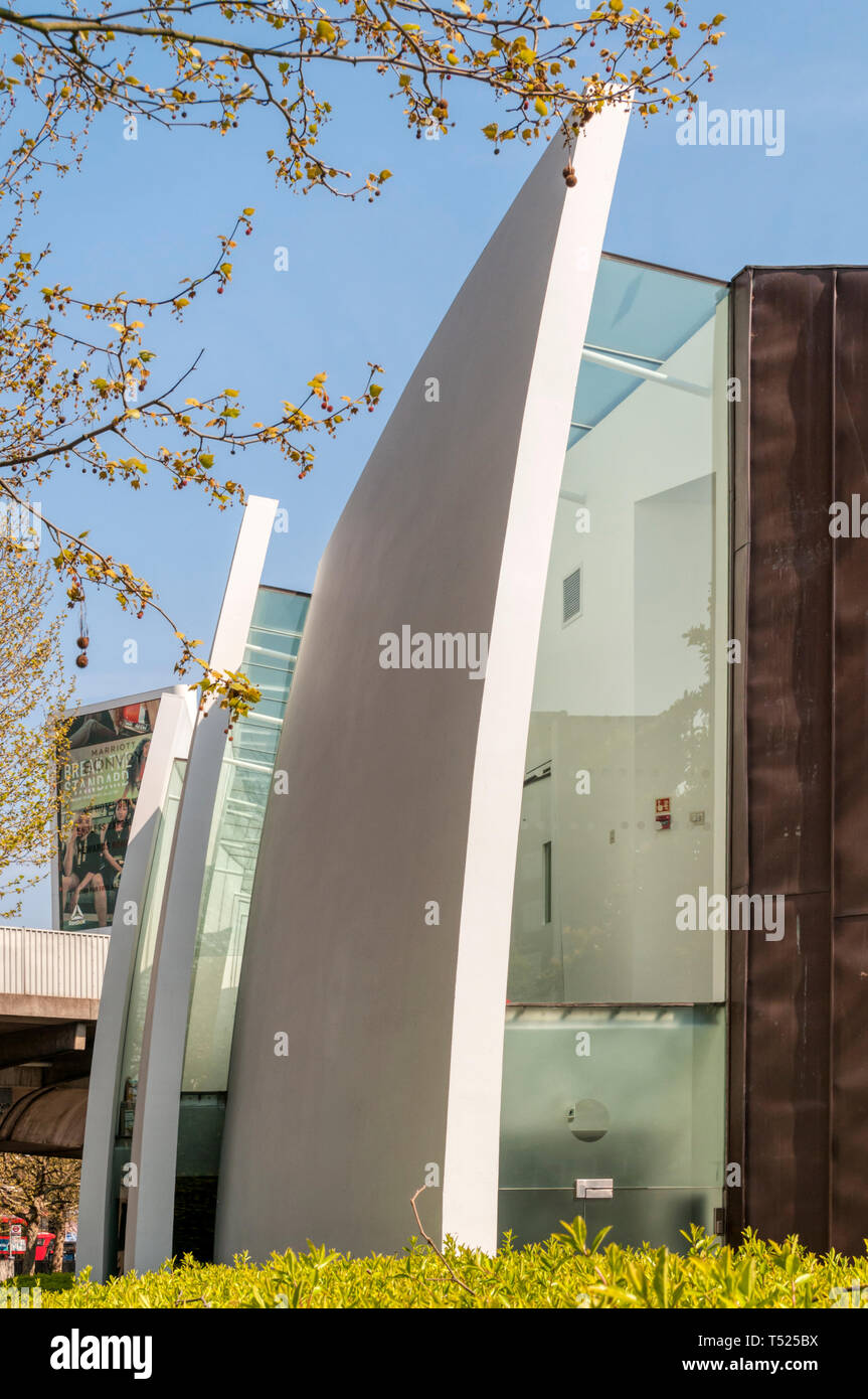 Hammersmith Bridge Road Chirurgia da Guy Greenfield architetti si è aggiudicato un premio RIBA per architettura in 2001. Foto Stock