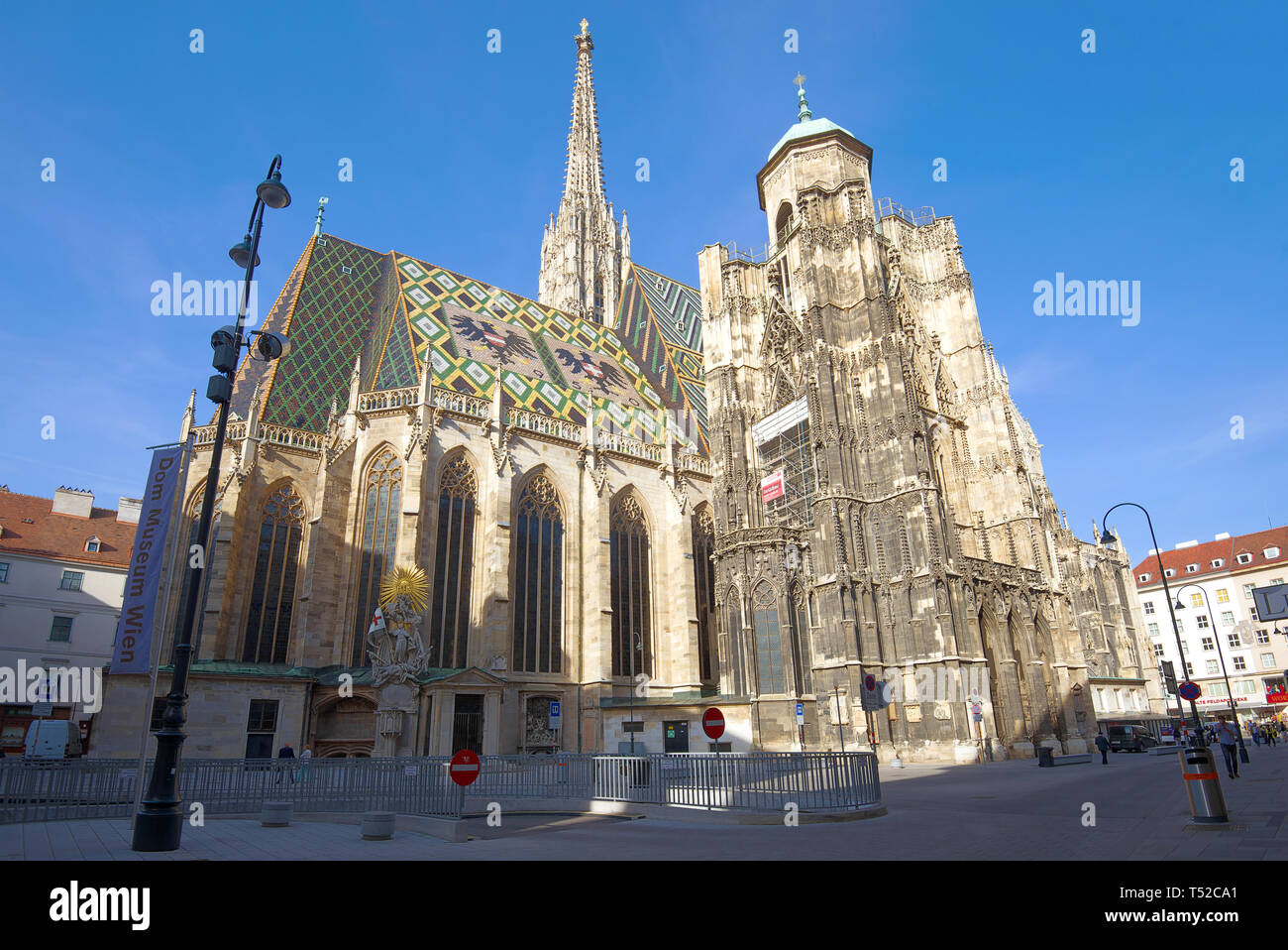 VIENNA, Austria - 25 Aprile 2018: Duomo di Santo Stefano in una giornata di sole Foto Stock