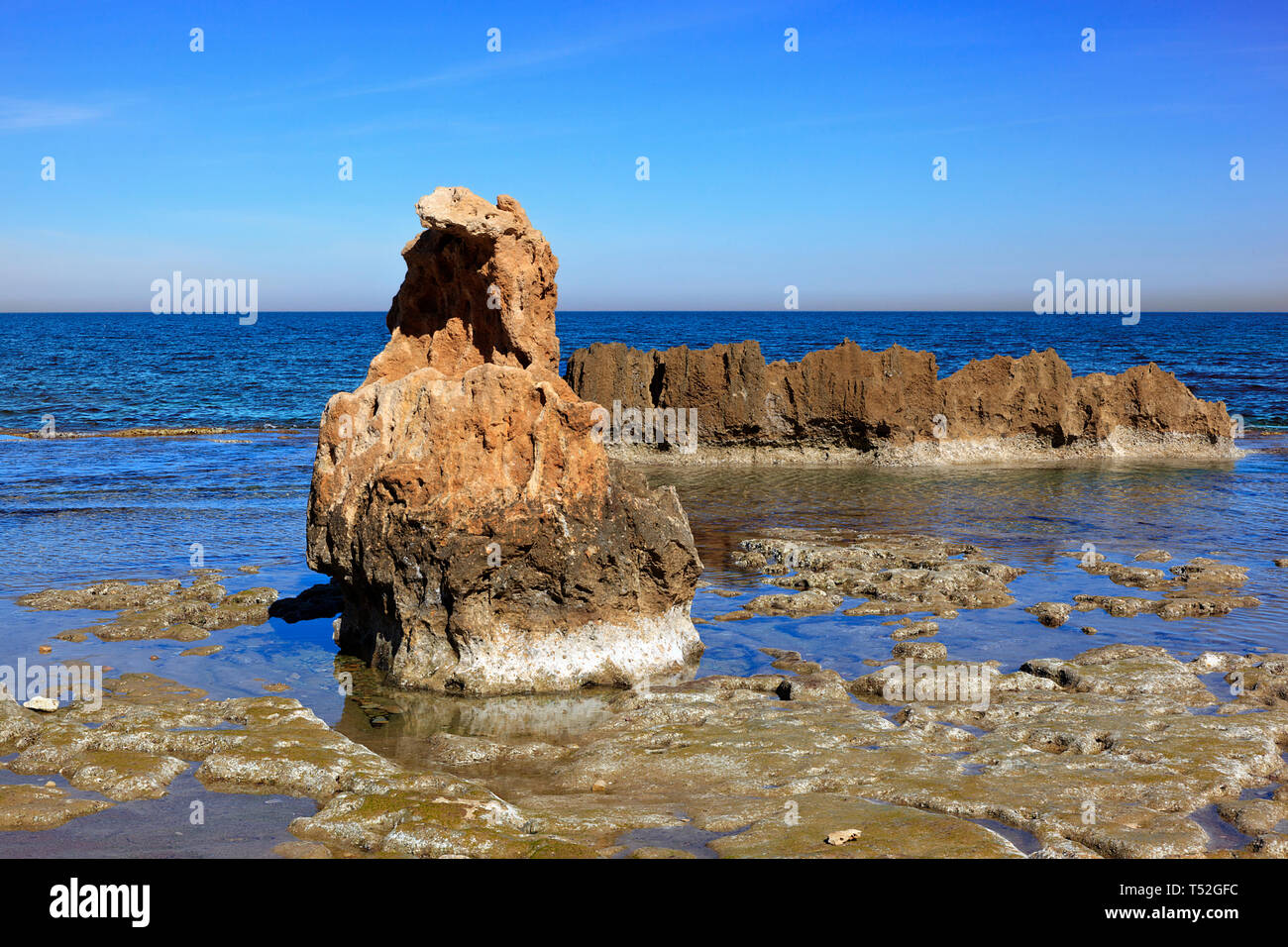 Naturalmente roccia erosa a Los Arenetes in San Antonio riserva marina, Les Rotes, Denia, Spagna Foto Stock