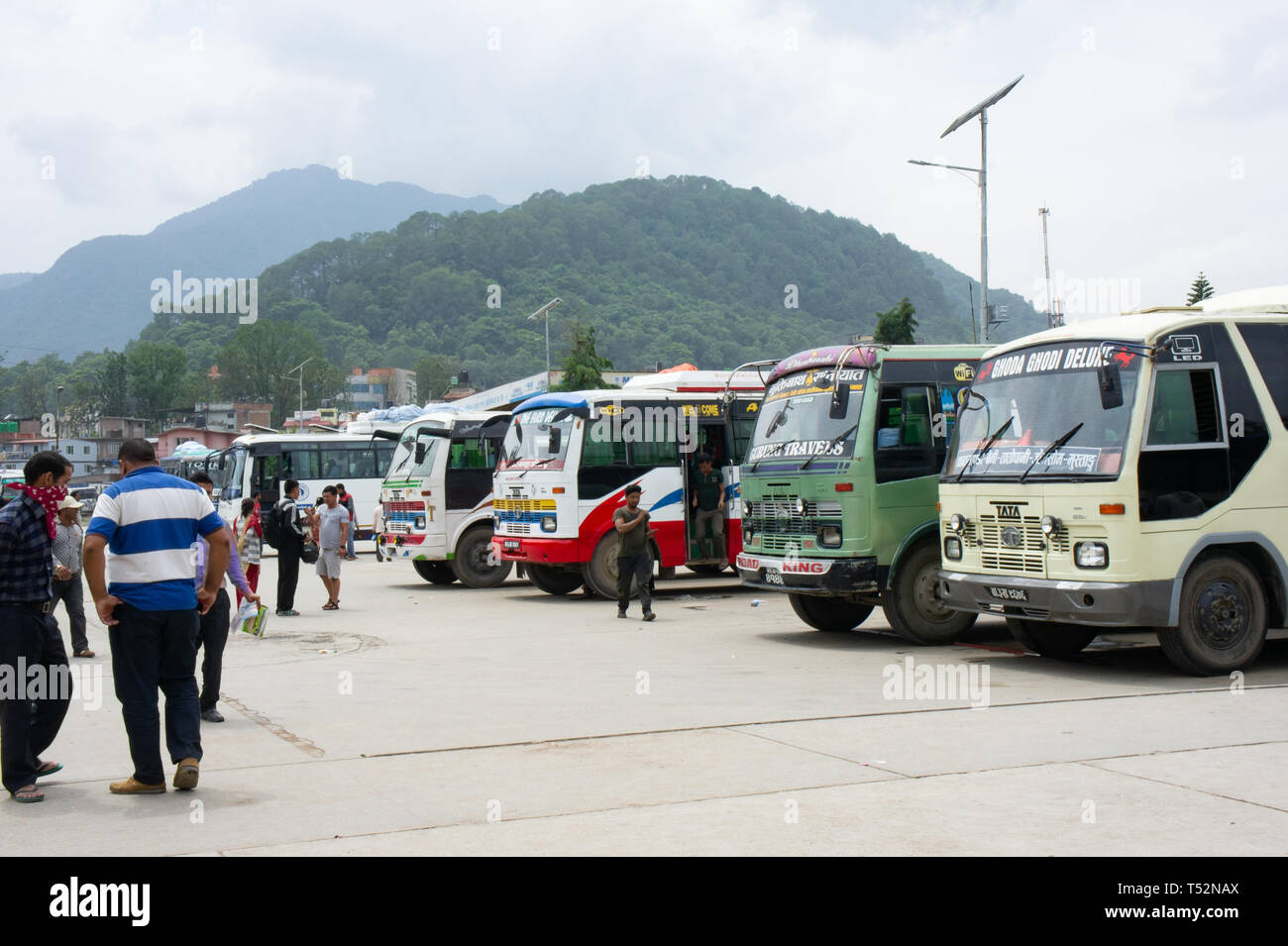 Kathmandu, Nepal - 27 Maggio 2017: vista del nuovo terminal degli autobus nella città. Foto Stock